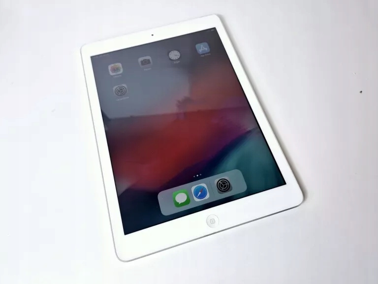 【極美品】APPLE ipad air 【32GB】 A1475 アップル Apple iPad Air 1st Gen A1474 32GB ****MINT CONDITION IN OPEN BOX