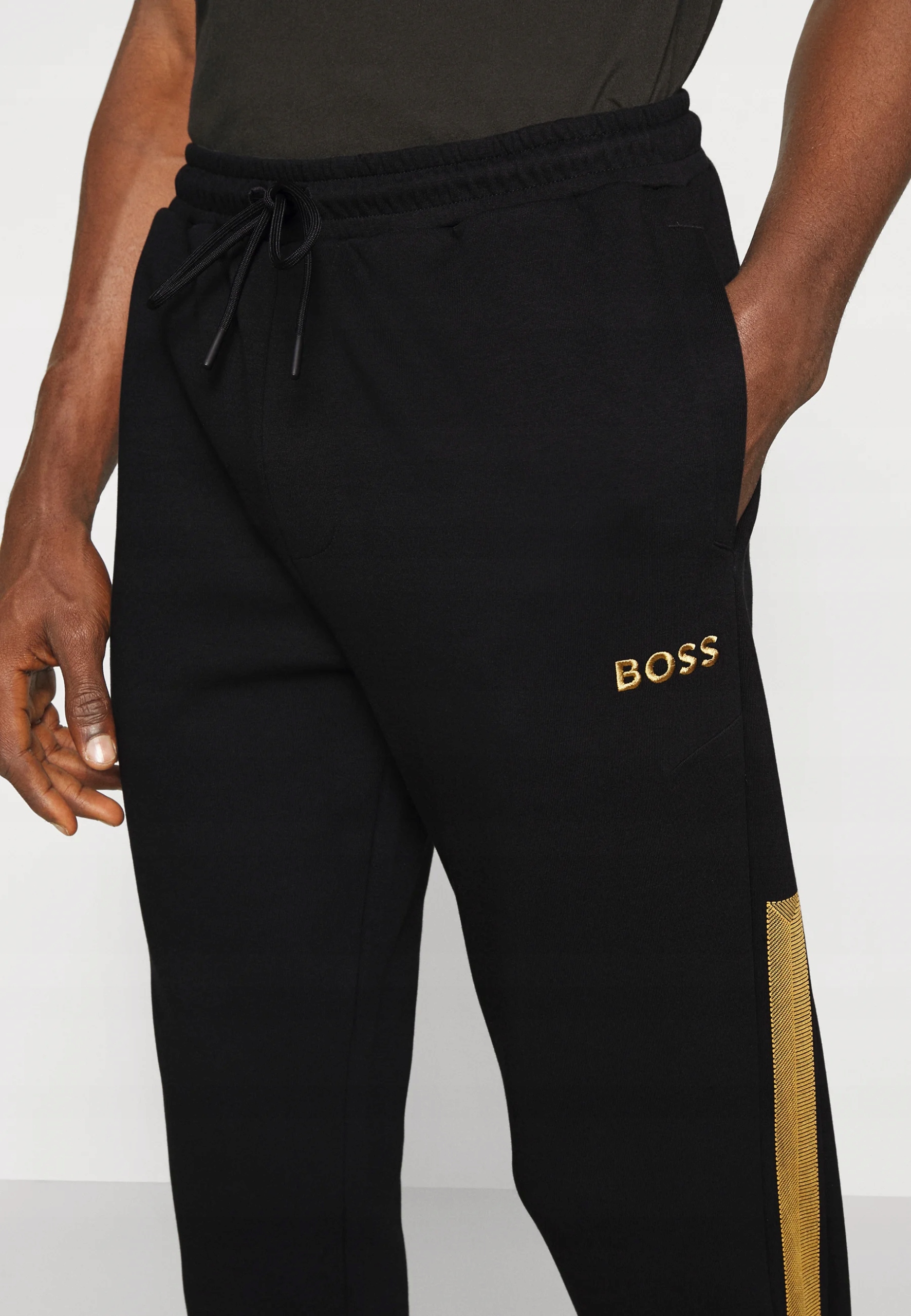 Bawełniane spodnie dresowe HUGO BOSS r. XL męskie czarne dresy sportowe HB Kod producenta 50480886