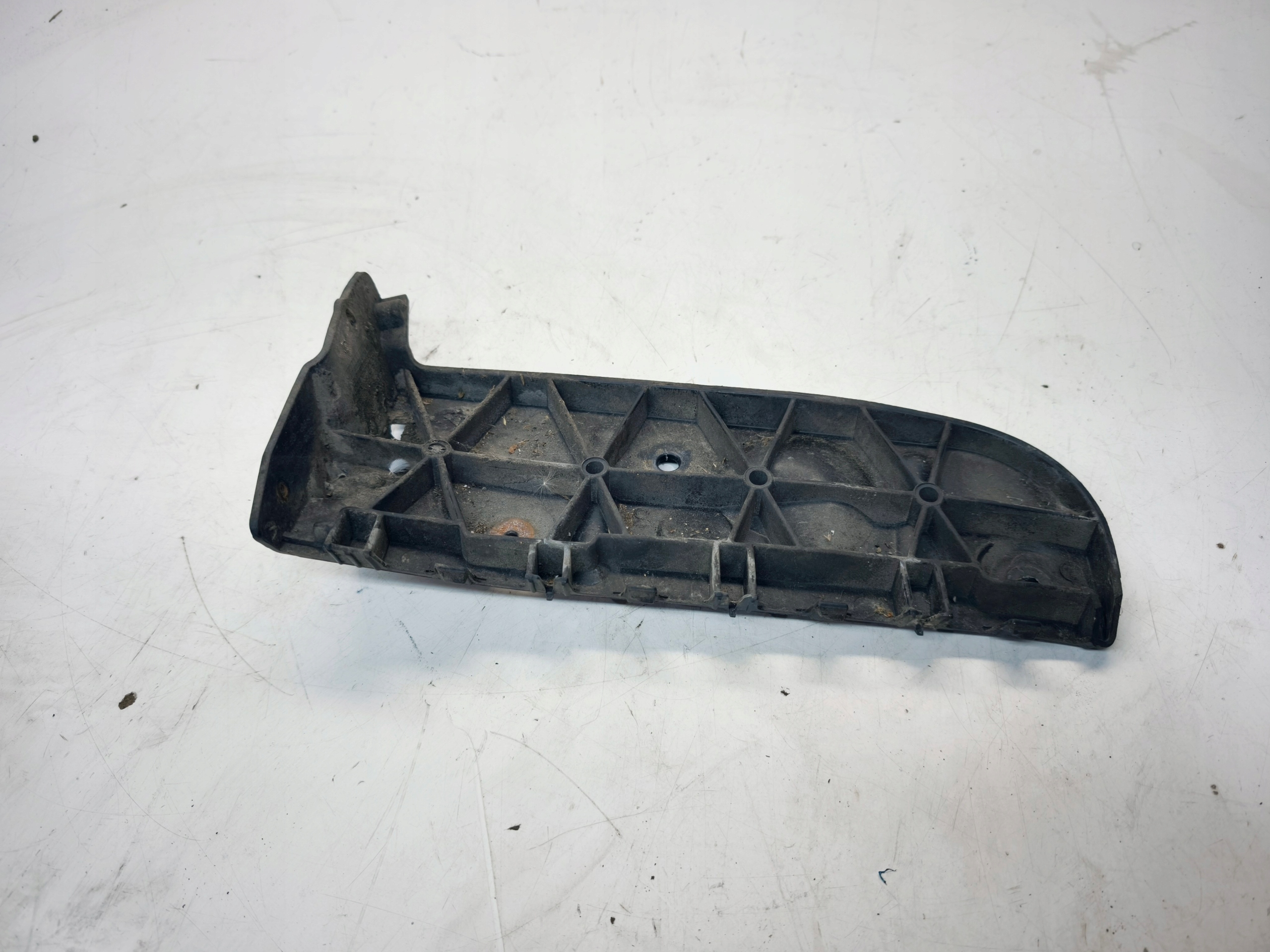 Support Support plaque Pare choc Droite Arrière AUDI A4 B6 8E0807454