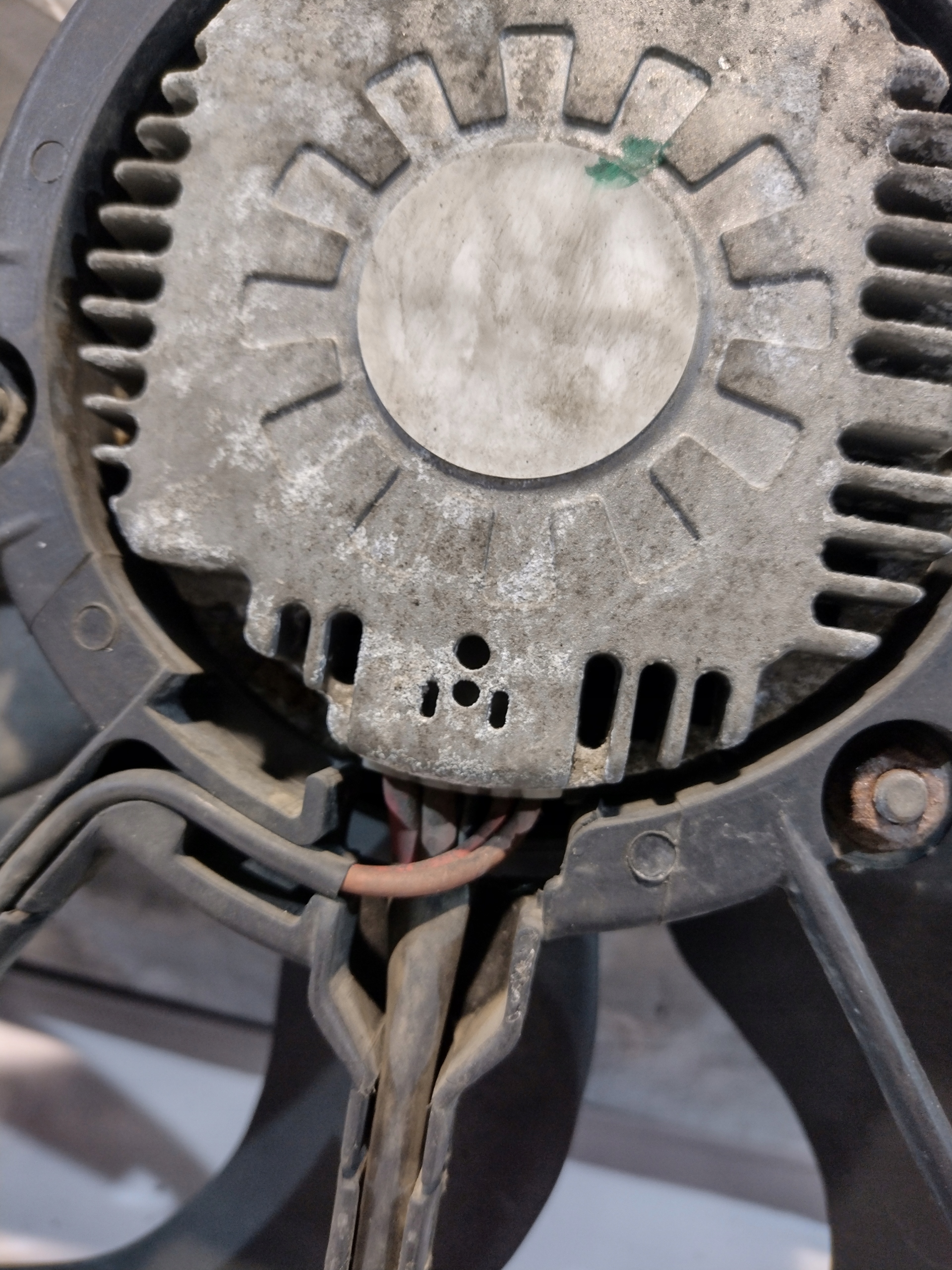 VENTOLI radiatore Volkswagen Touran e 1,9TDI
