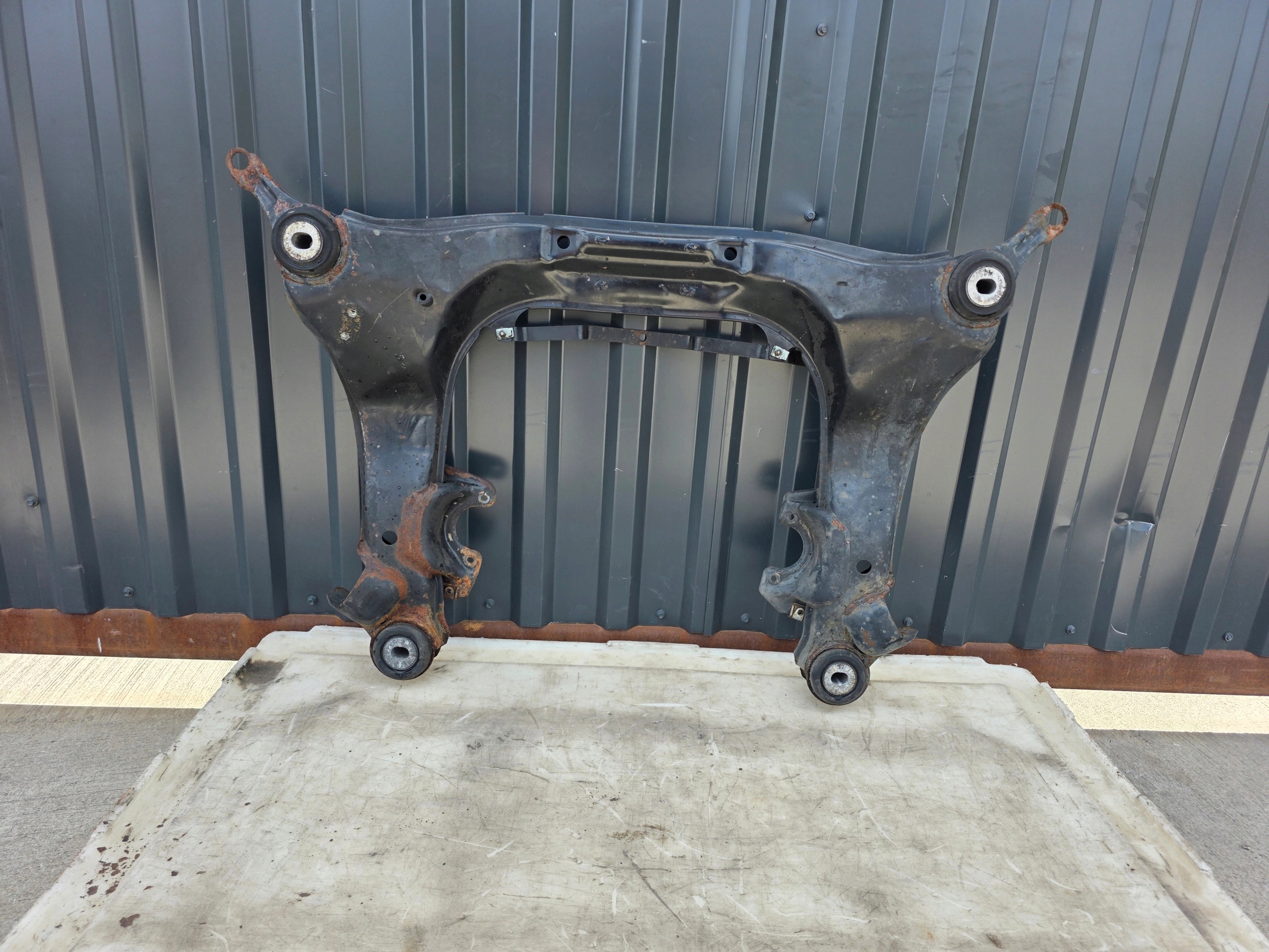 TRAWERS axle beam subframe front AUDI A4 B6 B7 8E0399313BM original !!!