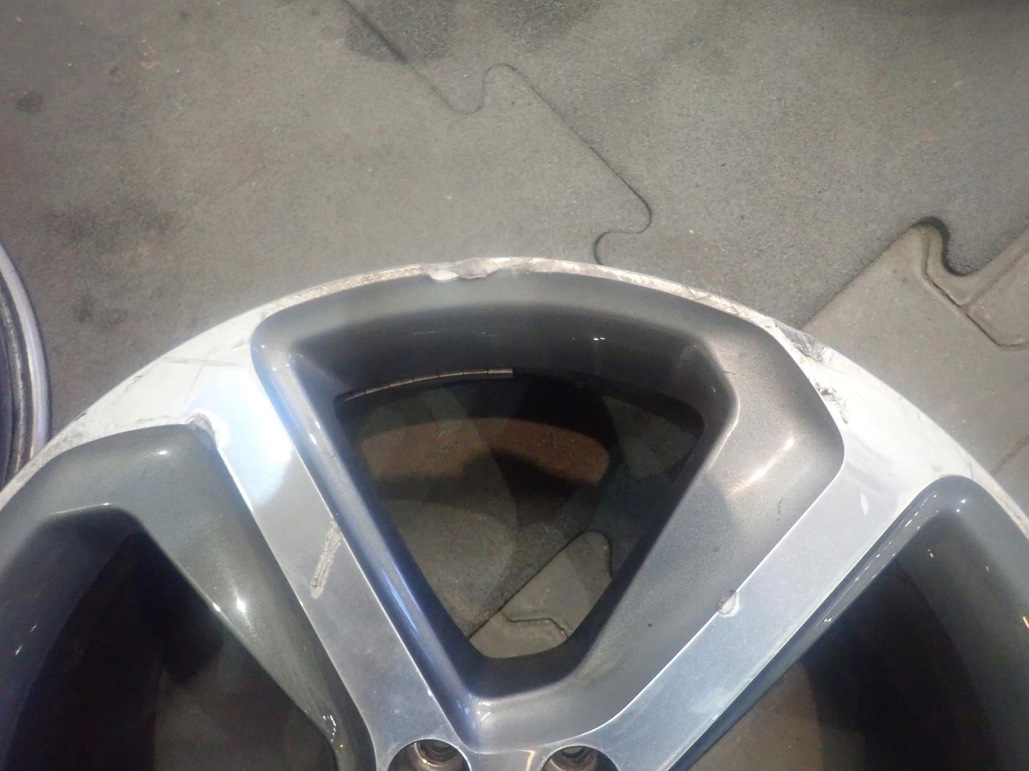 disk disk AUDI 5x112 ET33 8,5J 20" 8R0