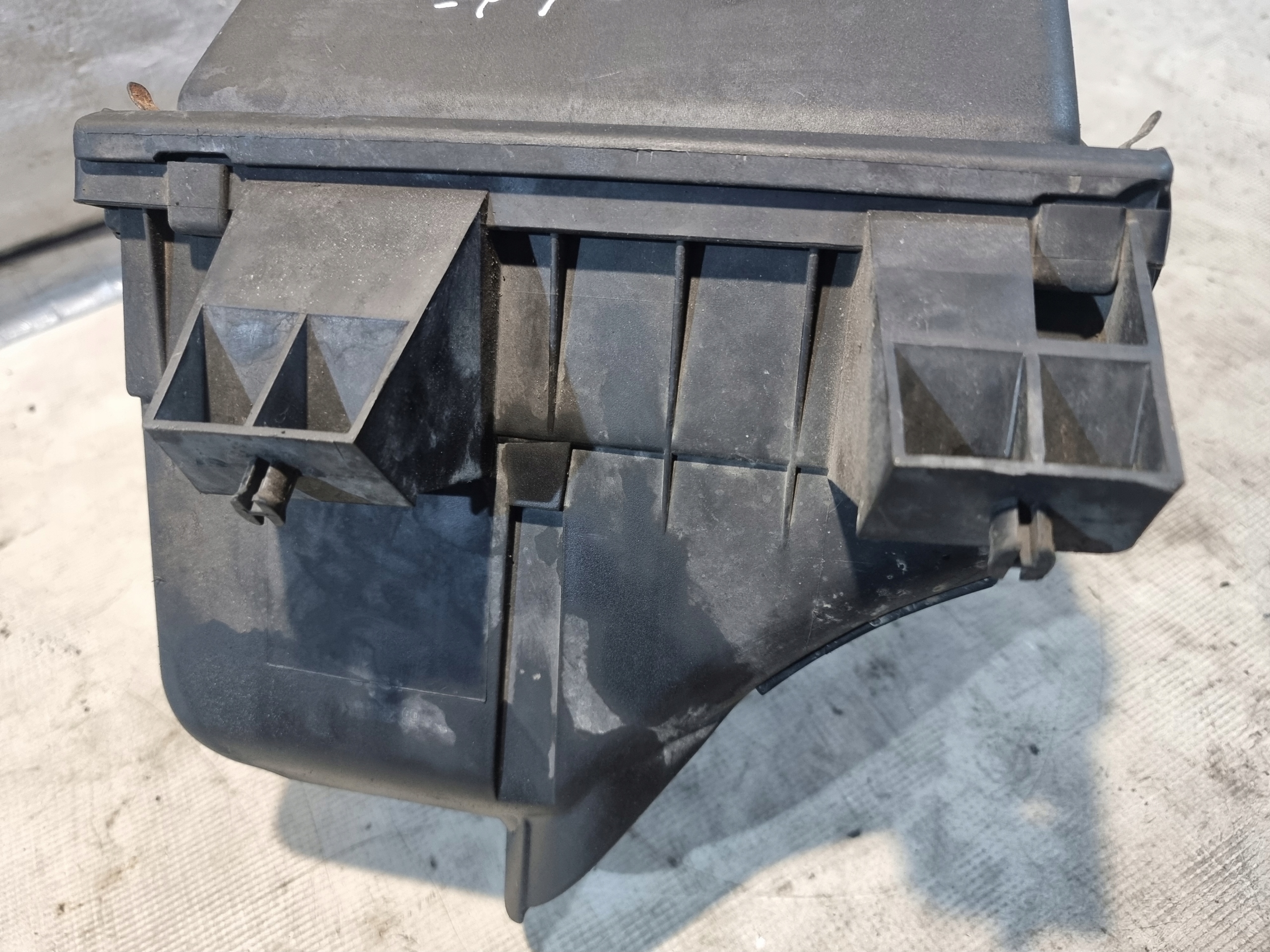 Gehäuse filter luft OE 4B0133837E AUDI A6 C5 2.5 TDI 00r