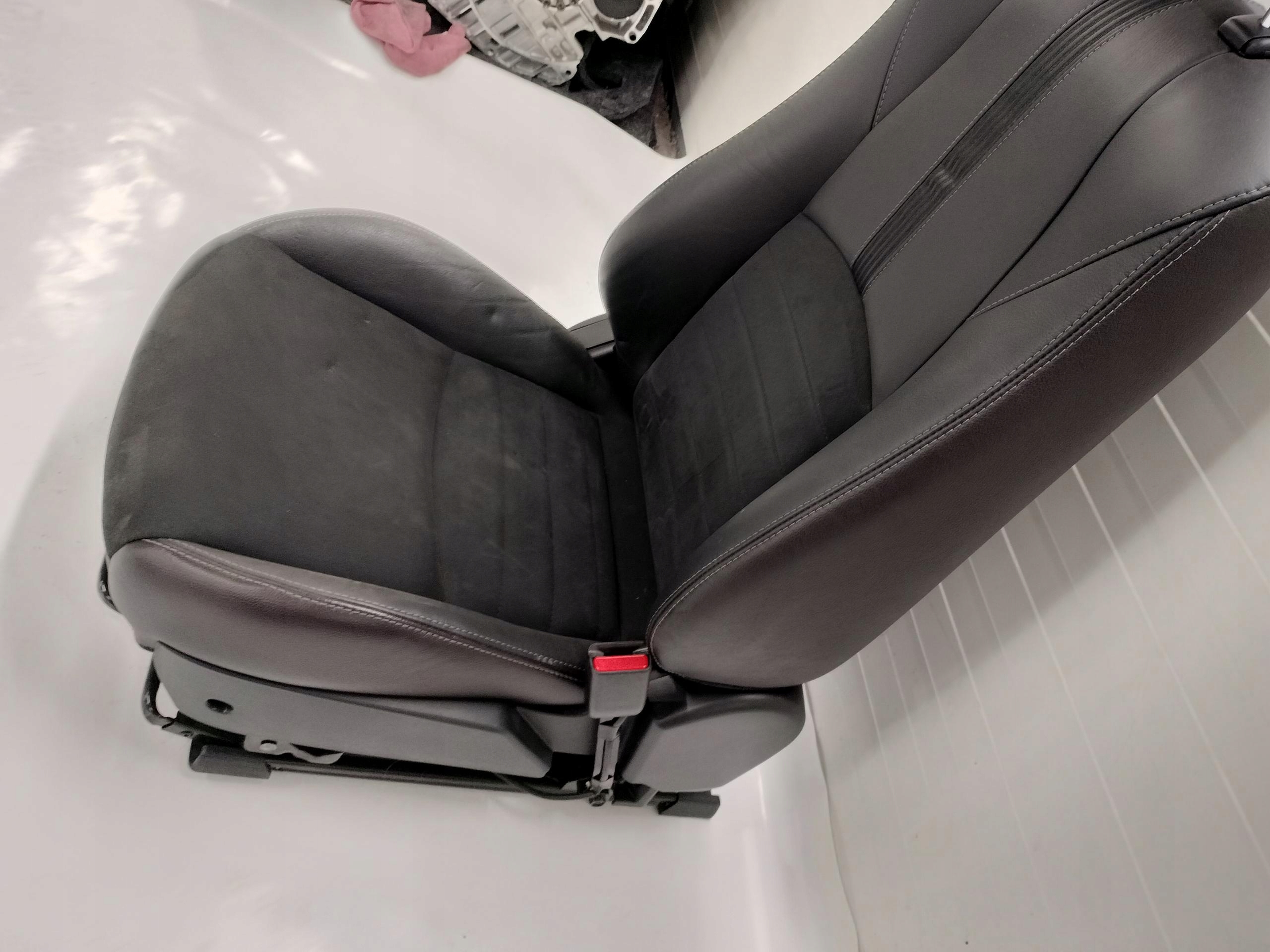 кресло правый передний кожа mazda 2 III 19r