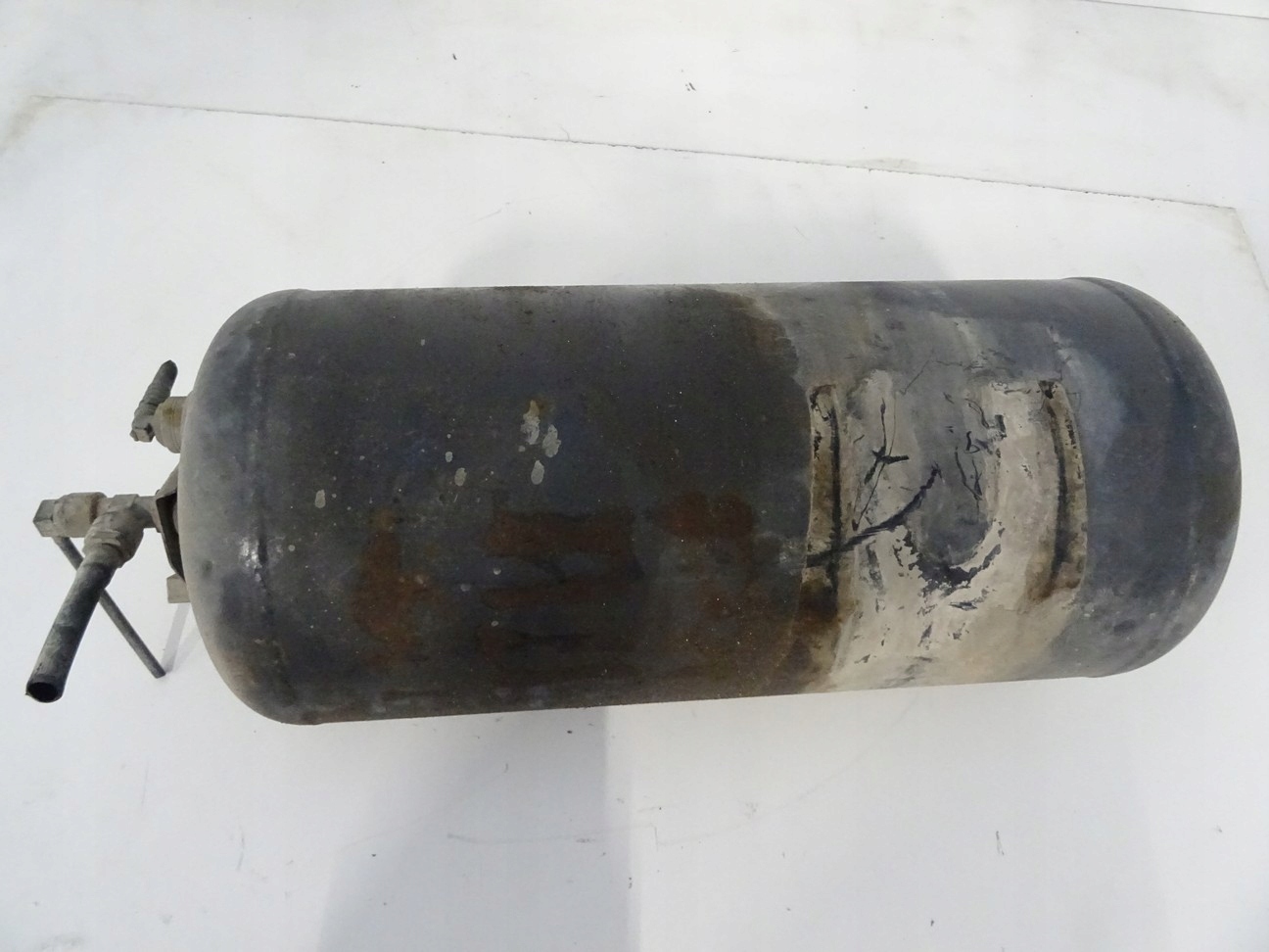 A0054322701 - ЦИЛИНДР ВОЗДУШНЫЙ БАК MERCEDES-BENZ ACTROS