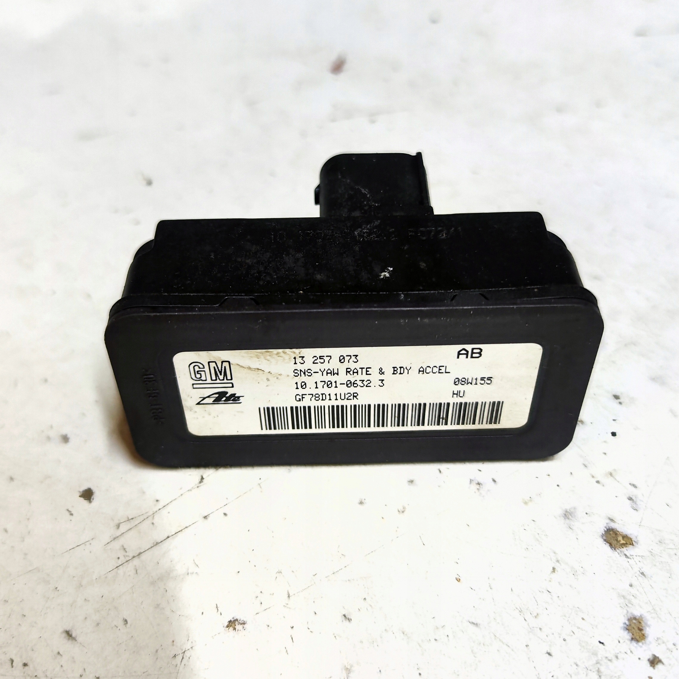 Opel Zafira B czujnik ESP 13257073