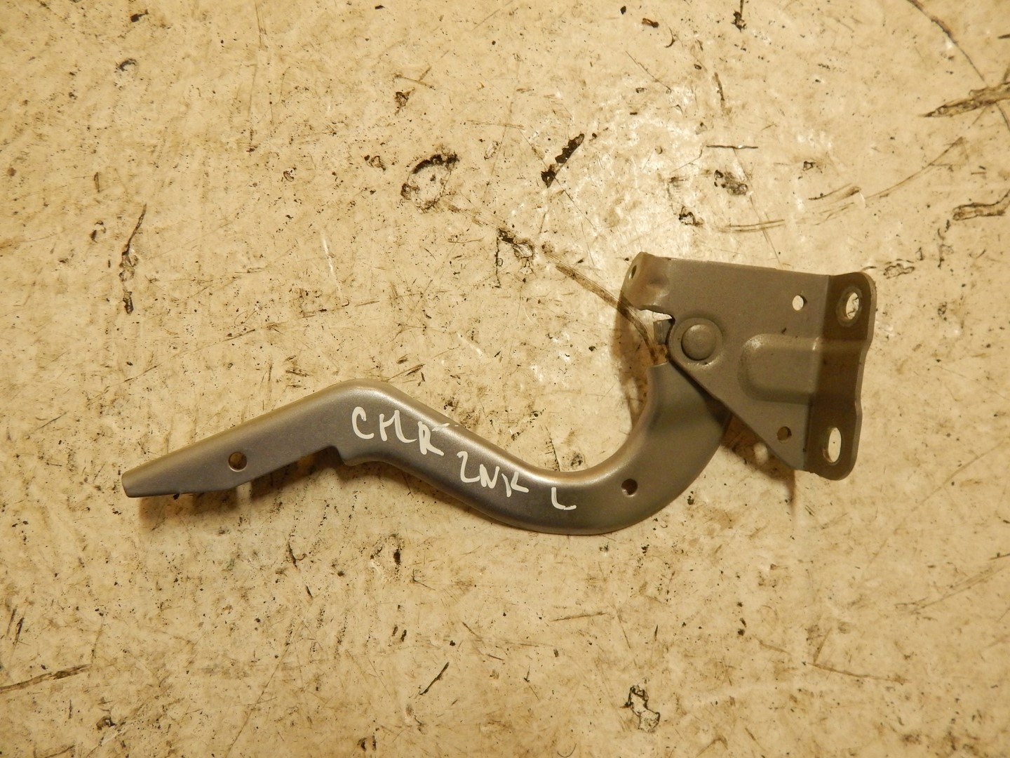 ZAWIAS MASKI LEWY TOYOTA CHR 16-23 2NK Producent części TOYOTA