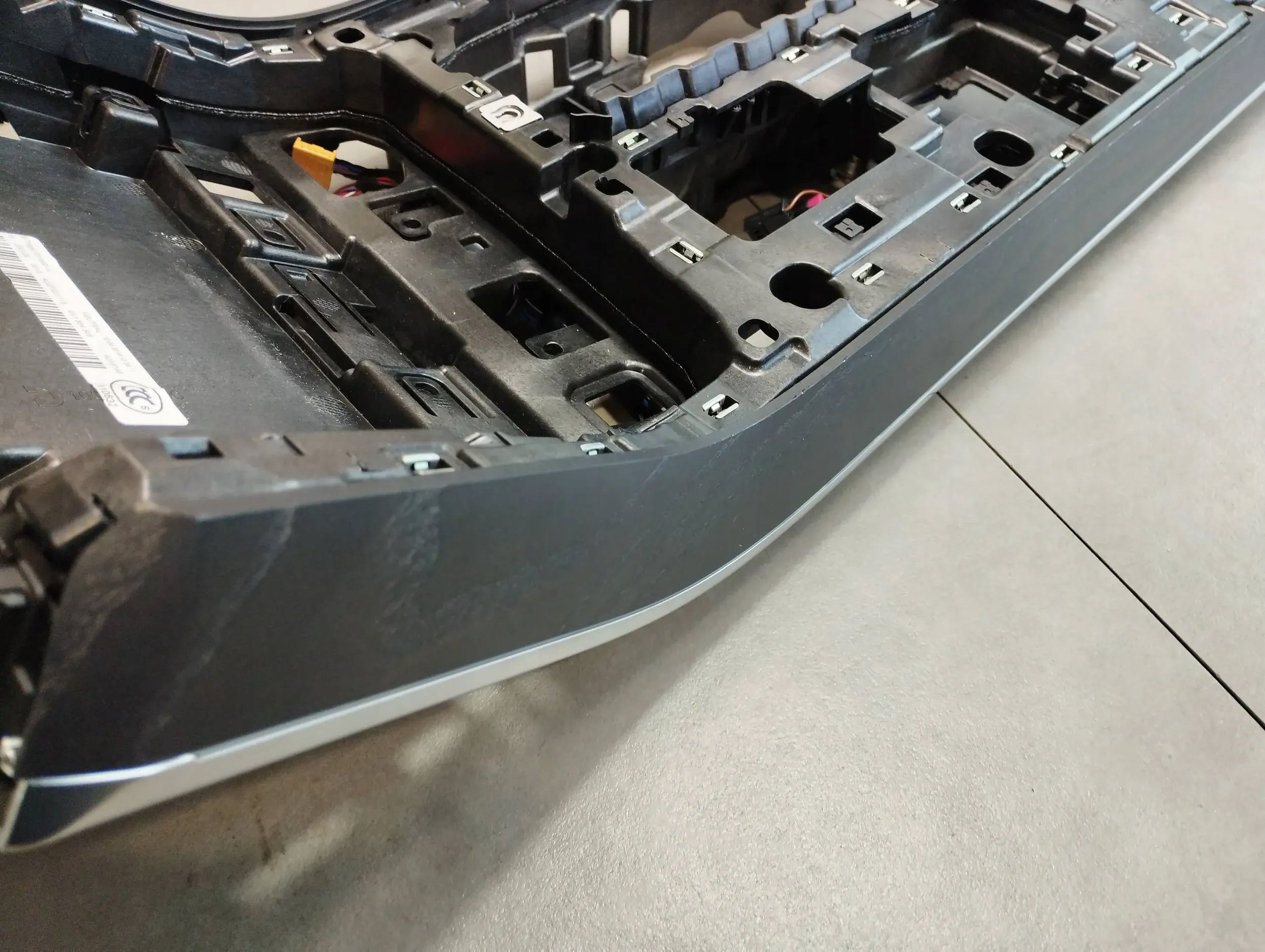 Audi A8 4N D5 lišty dveře DEKORY 2YA