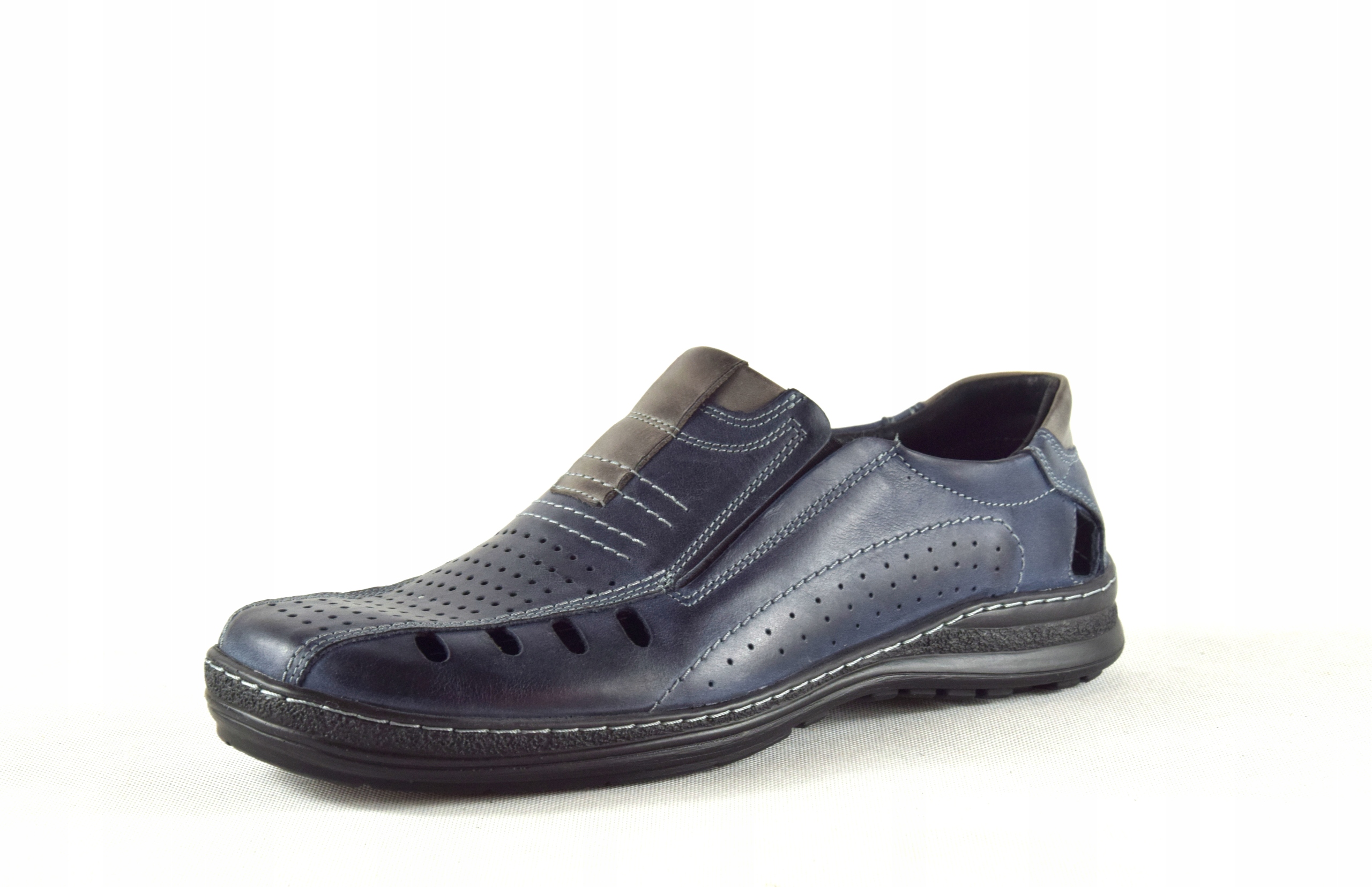 

Skórzane mokasyny na lato dziurkowane buty Pl 190L