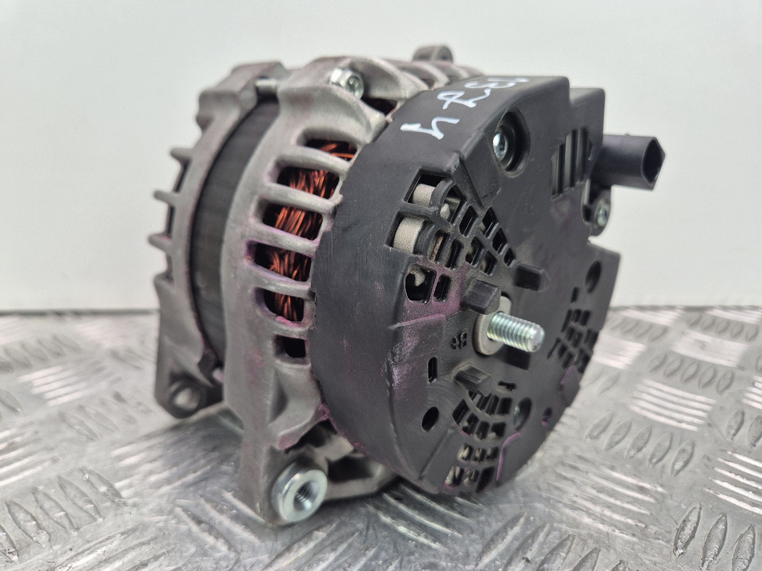 Mercedes A180 W176 1.6 alternator A0009061903