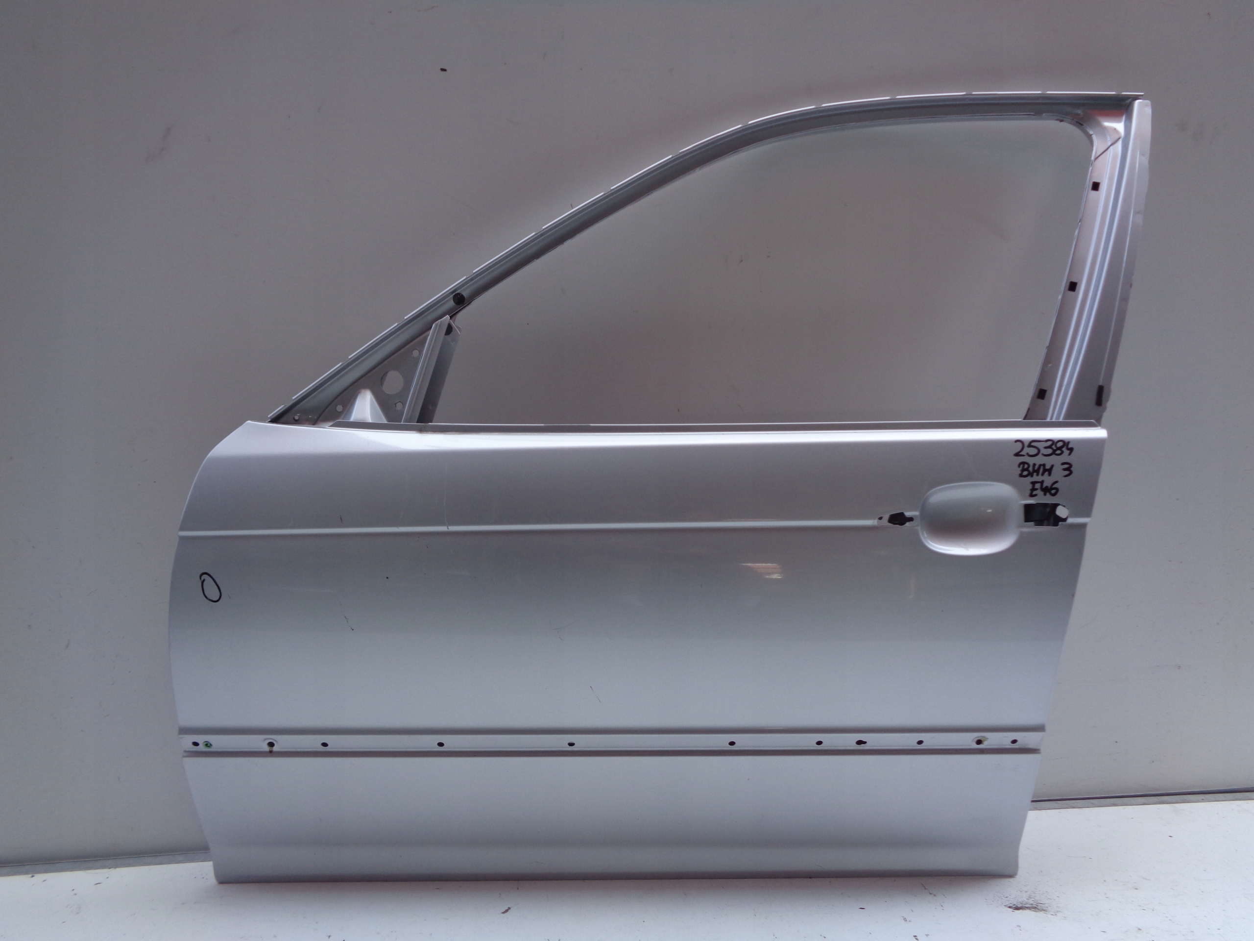 TÜR LINKS VORNE BMW 3 E46 NR 25384