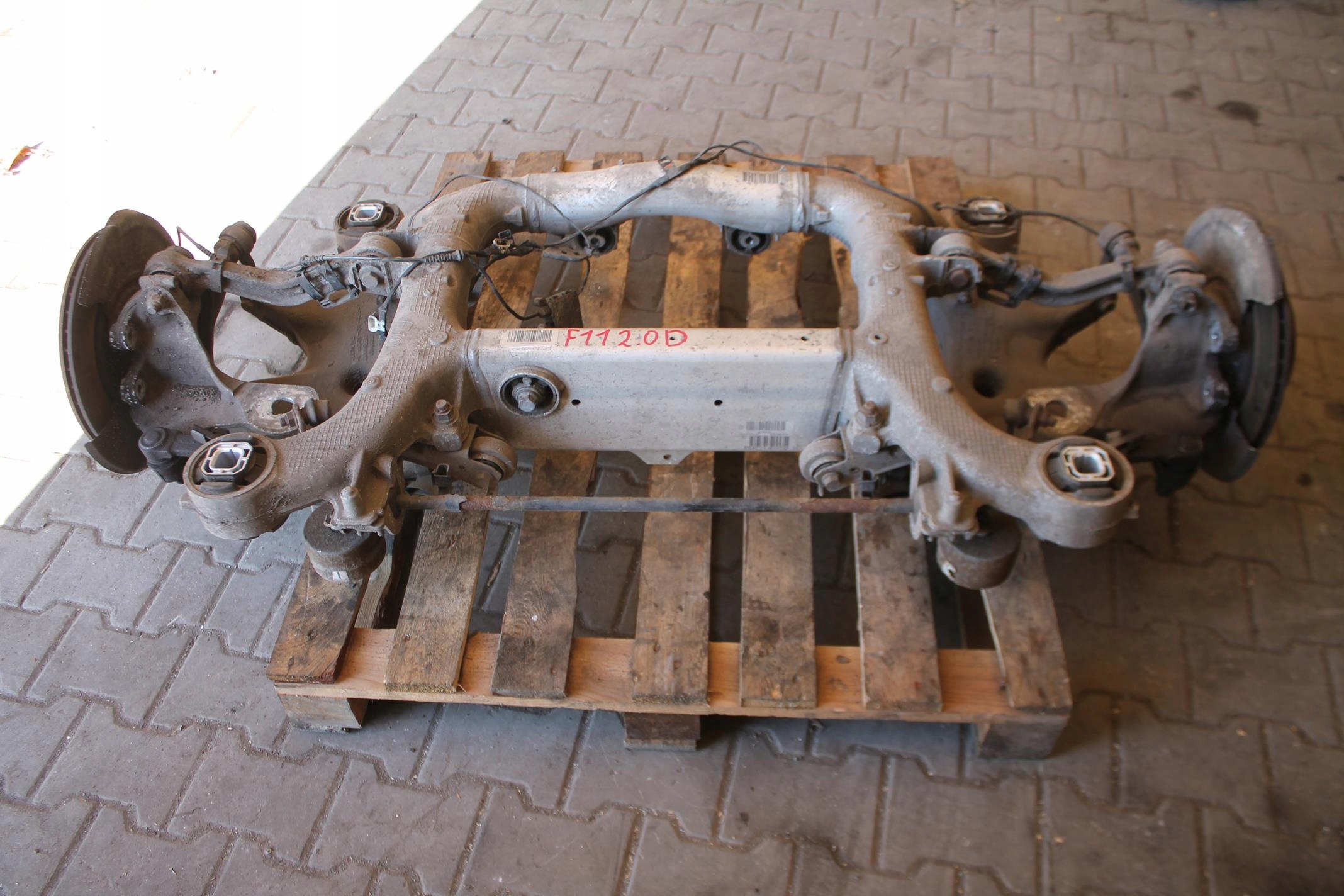 BELKA ZAWIESZENIE TYŁ TYLNE KOMPLET BMW F11 2.0D