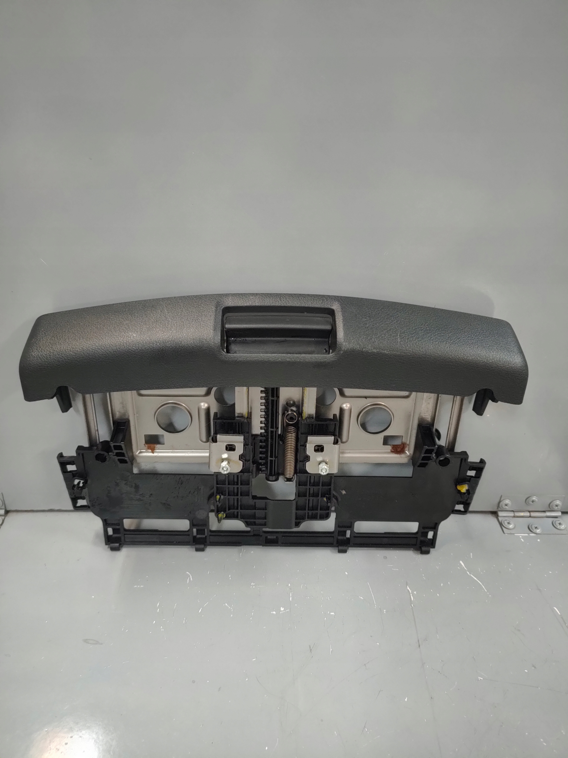 3Q0881057 - A4 B9 регулировка глубины сиденья ящик для хранения сиденье