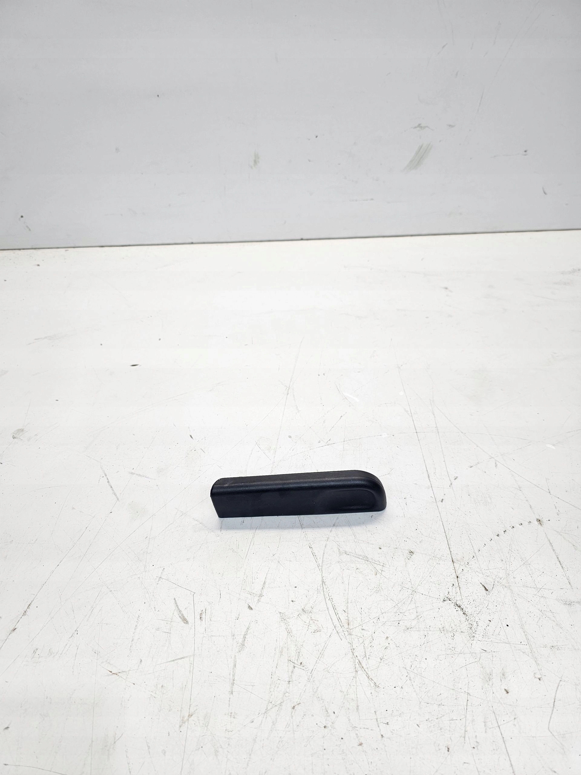 handle seat GORA DOL left AUDI A4 A6 C6 8328335L black