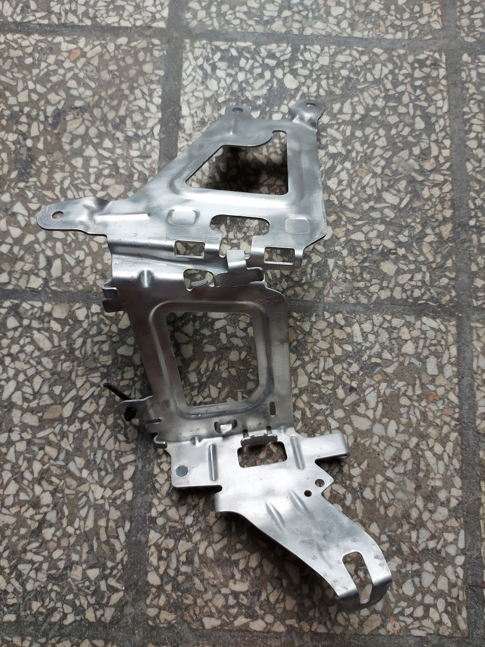 bracket holder MODULU STEROWNIKA MERCEDES C W205 OE EU