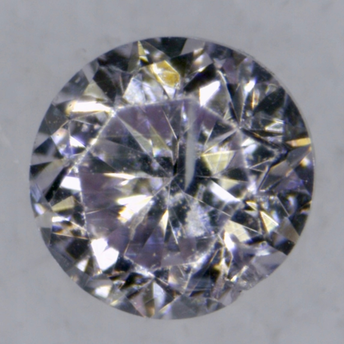 Přírodní diamant 0.01 ct Fialový I1 Briliant certifikát Wbd
