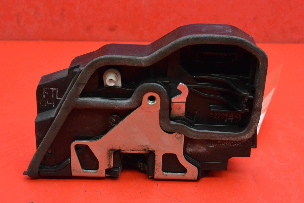 lock door left front front EU 7202149 BMW E87 LIFT 07-12