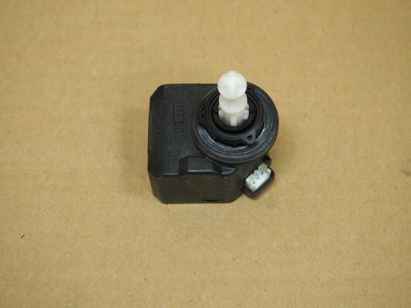 SILNICZEK REGULACJI LAMPY MERCEDES SPRINTER 906 Producent części Mercedes-Benz OE