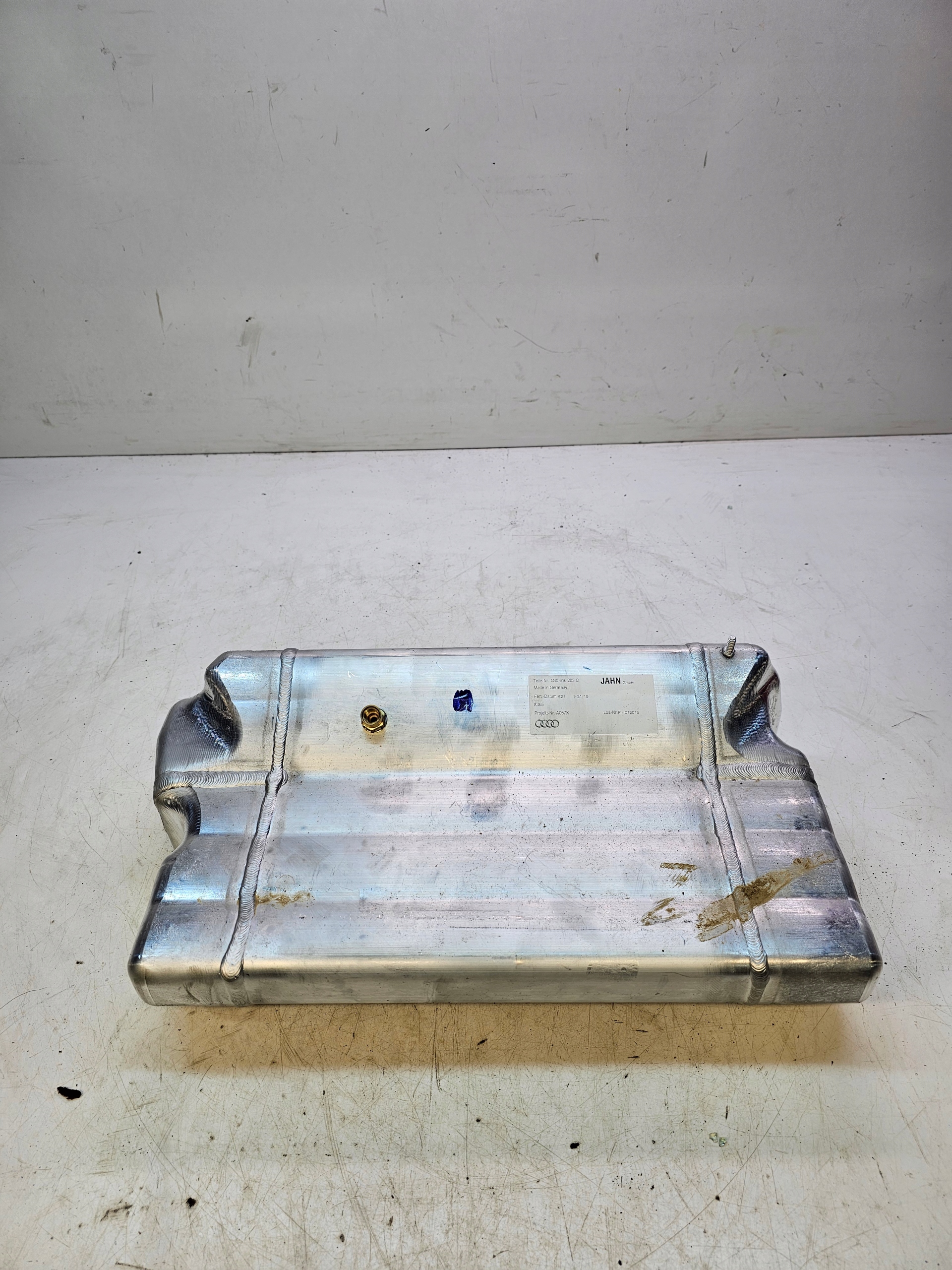 Behälter Druck Achsträgers A6 C7 4G0616203C