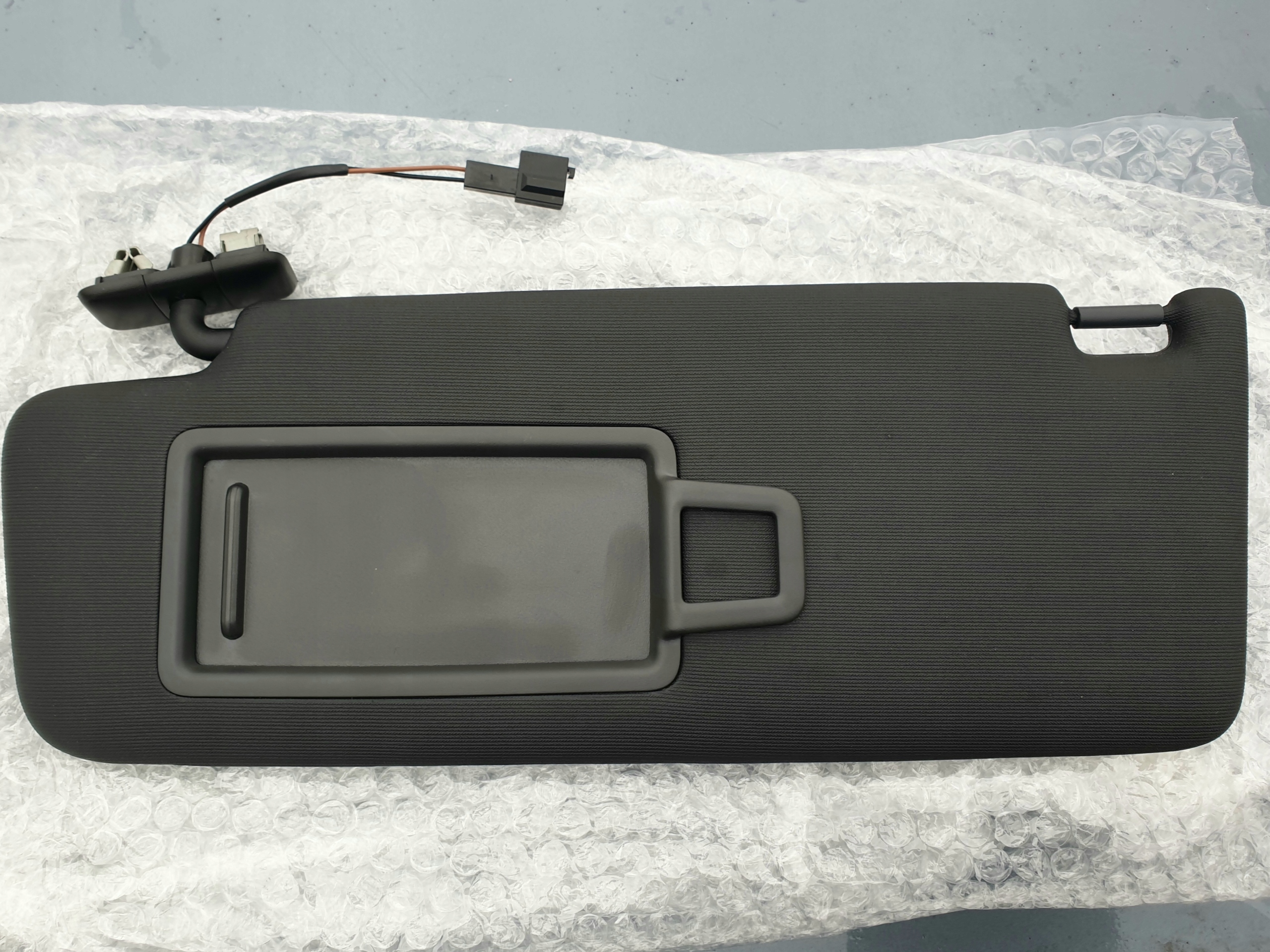 3G8857551 - СОЛНЦЕЗАЩИТНЫЙ КОЗЫРЕК OCTAVIA IV