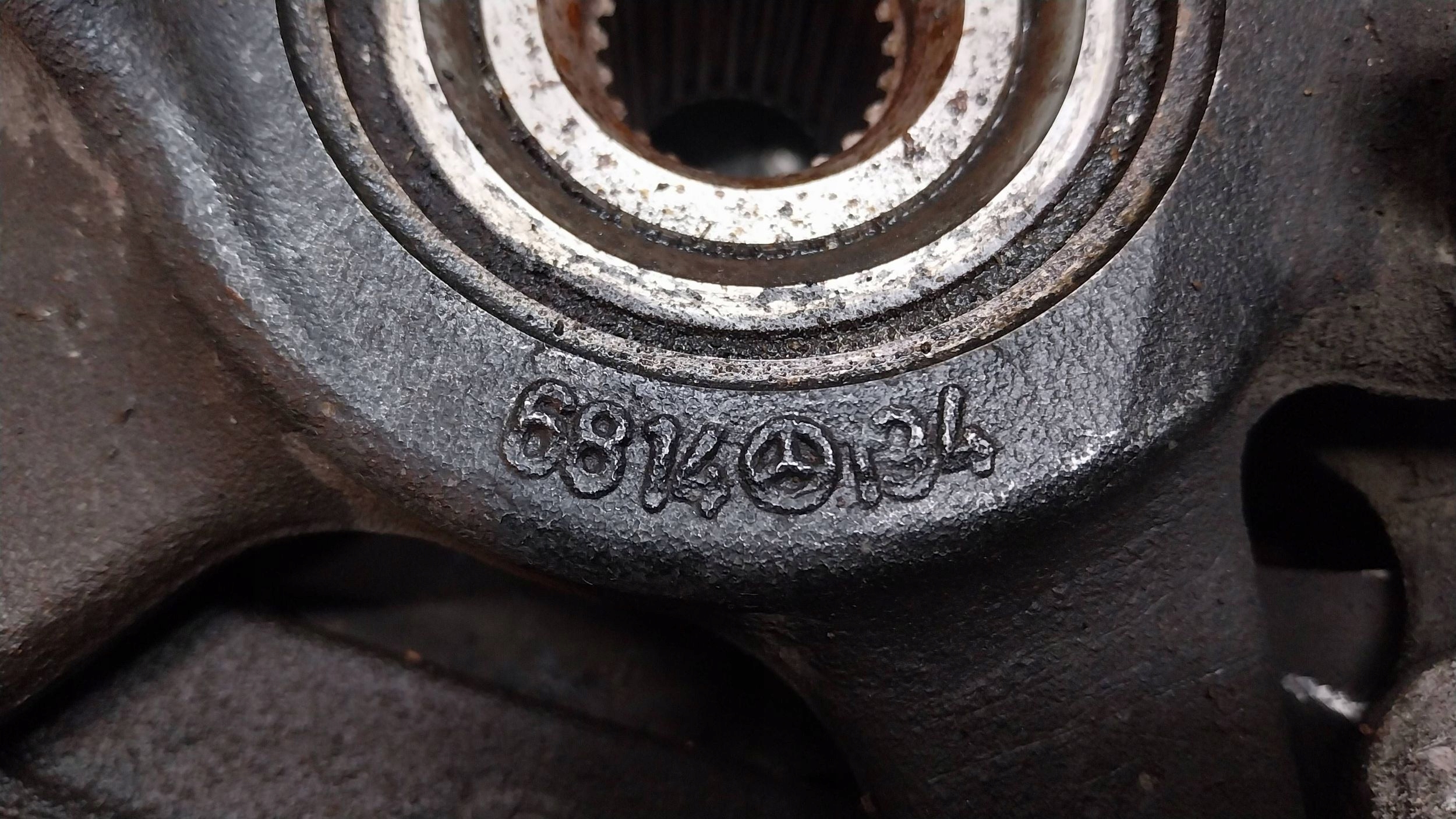 otoč čepu levý předek 6814 MERCEDES A W168
