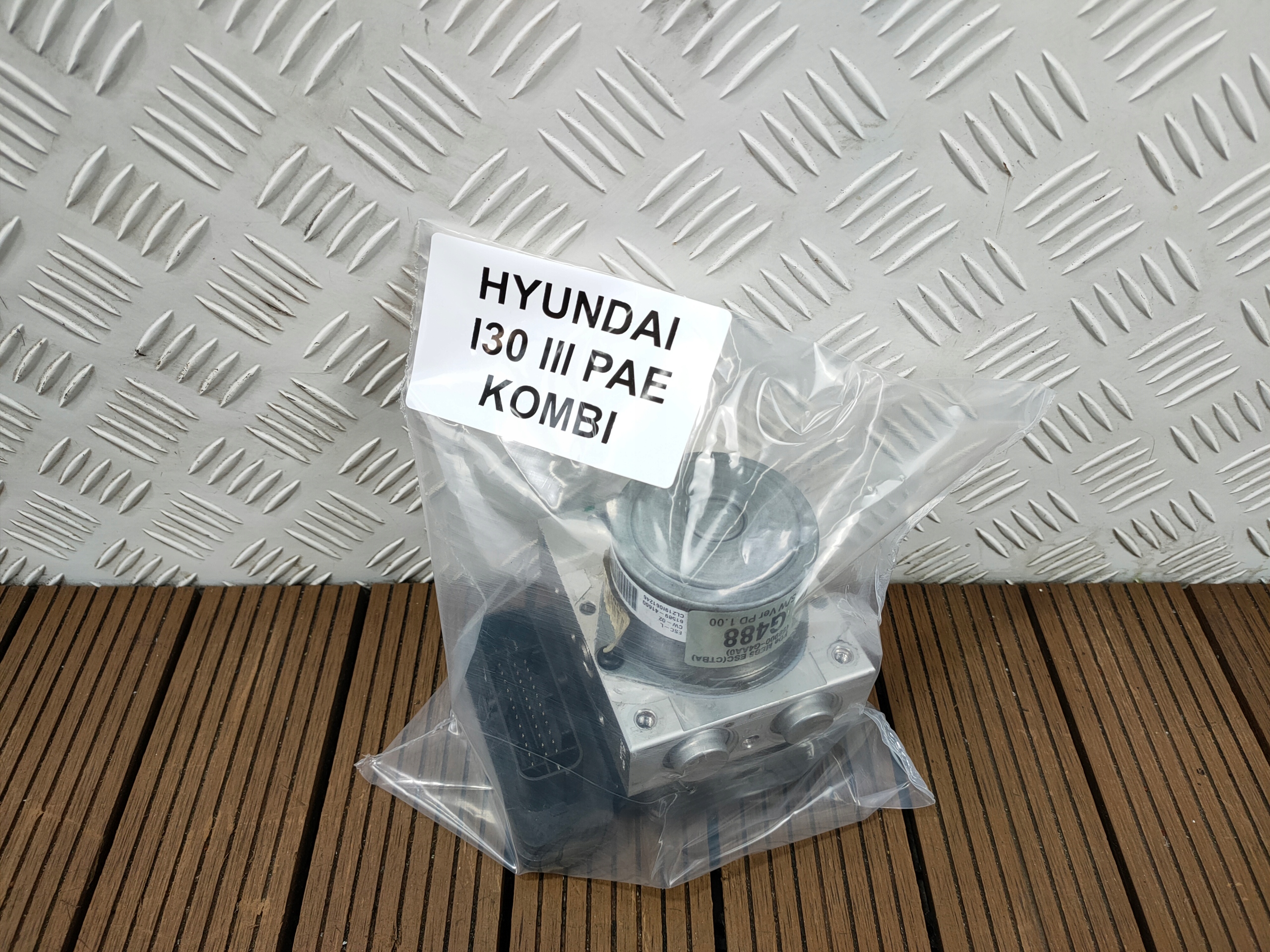 HYUNDAI i30 III 16-23 pump ABS control unit 58900-G4AA0 58910-G4AA0