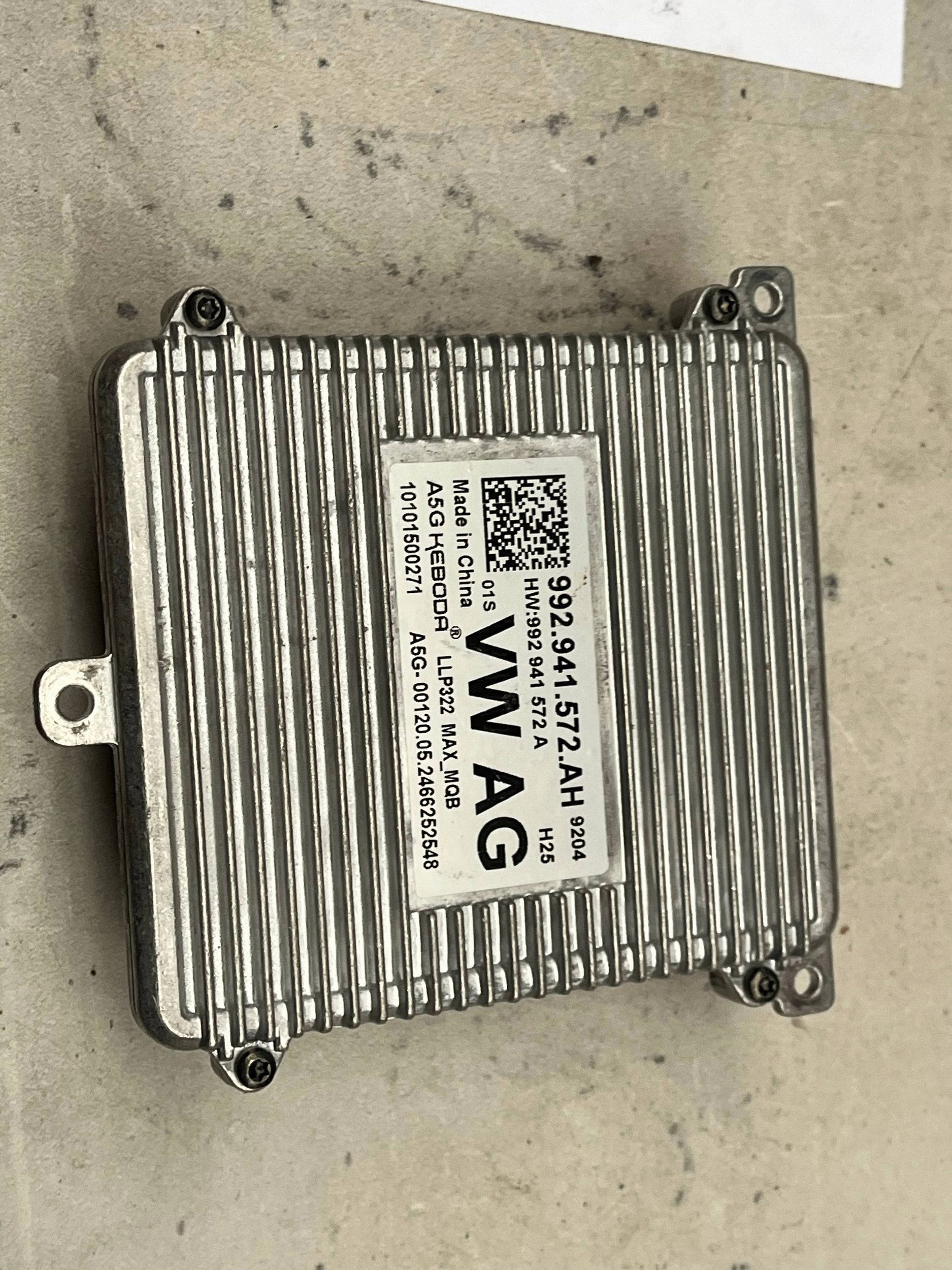 control unit LED REFLEKTORA VOLKSWAGEN PASSAT B8 992941572AH @M