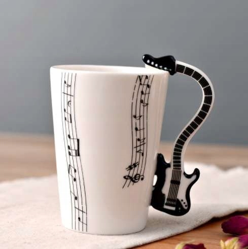 KUBEK MUZYKA CZARNA GITARA DLA ROCKMANA 250 ML Marka inna