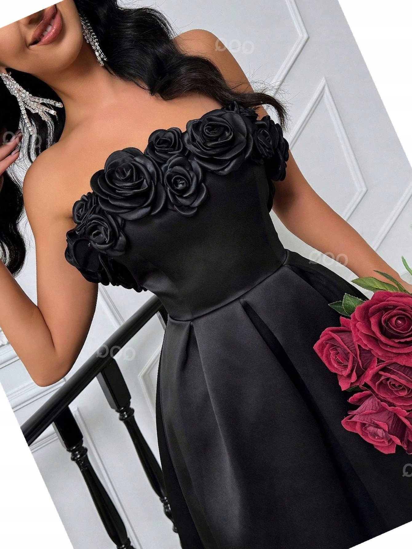 Šaty s ozdobným plesovým výstřihem 3D Midi Růže Černá M 38