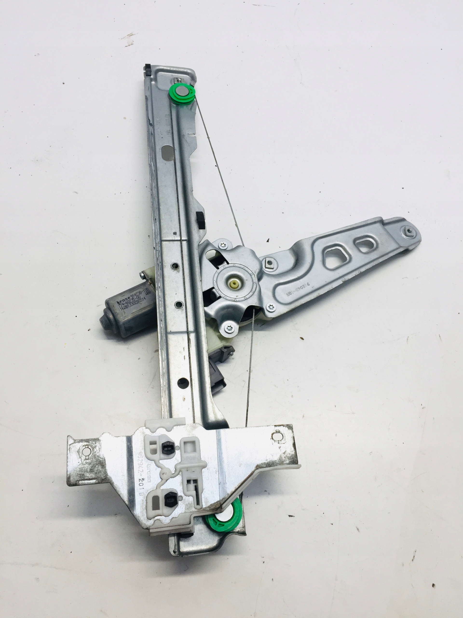 PODNOŚNIK SZYBY PRZÓD LEWY PEUGEOT 3008 5008 Numer katalogowy części PODNOŚNIK SZYBY PRZÓD LEWY PEUGEOT 3008 5008