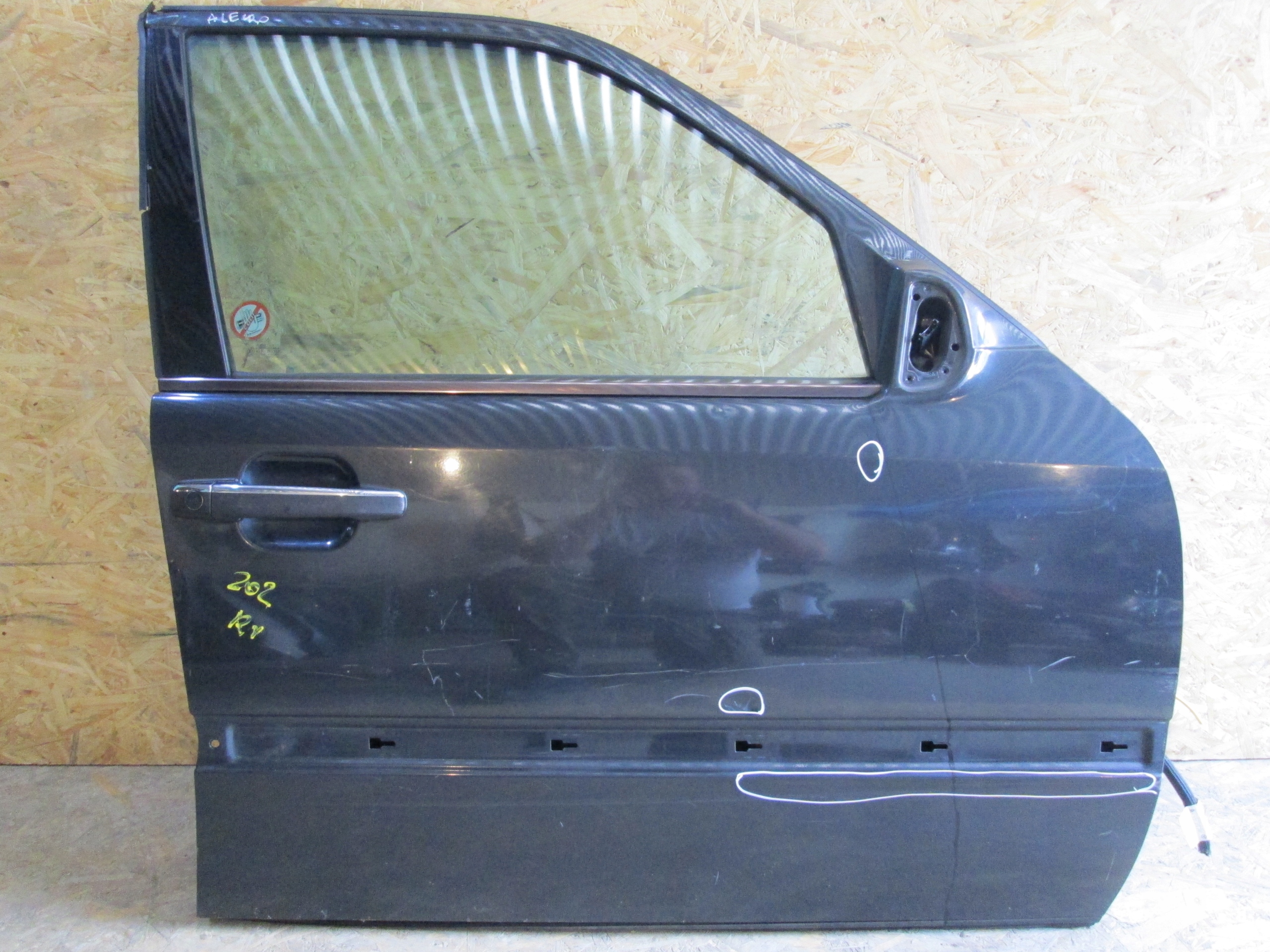Drzwi przód prawe Mercedes C-Klasa W202