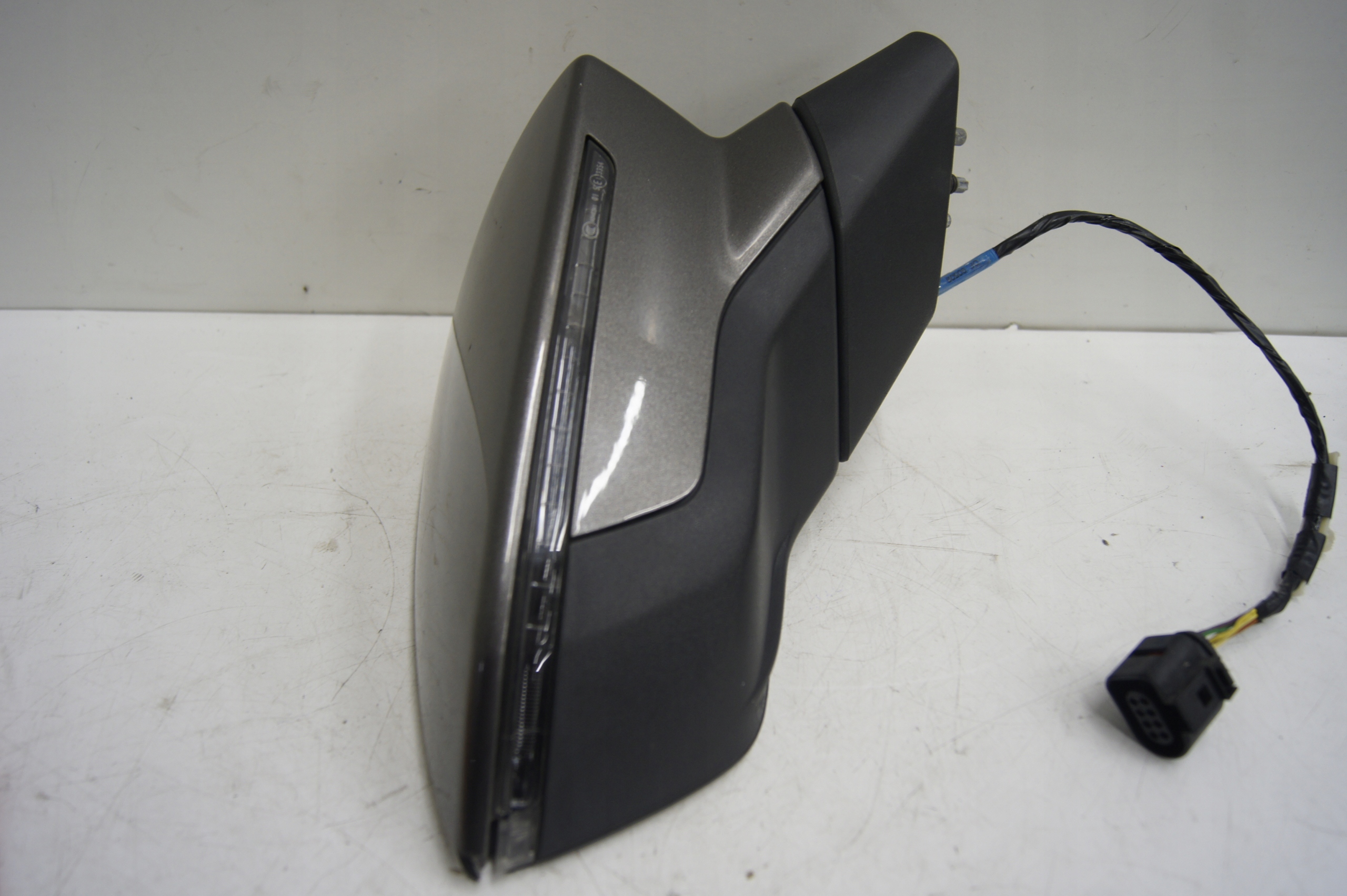 Leon III зеркало LS7K 6pin правое