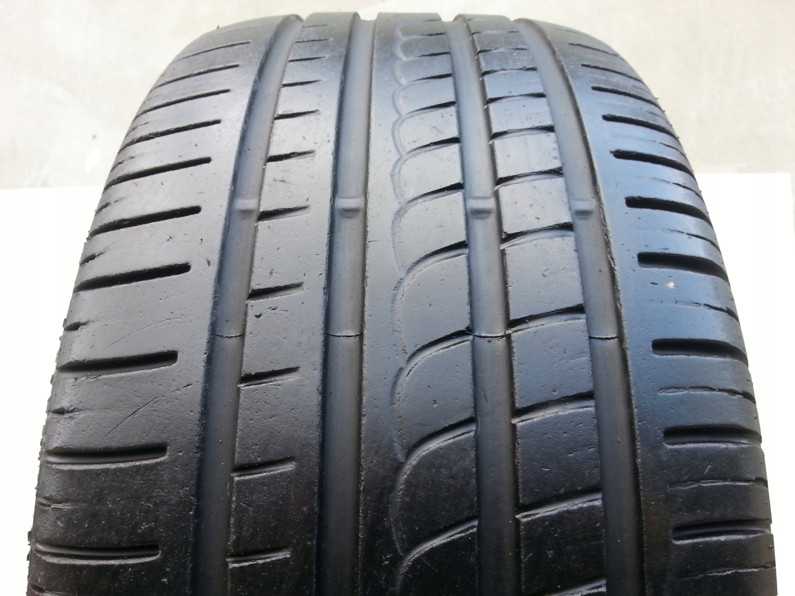 OPONA PIRELLI 275 45 19 P ZERO ROSSO