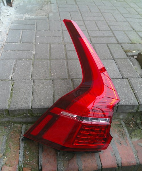 VOLVO XC60 2 II LAMPA LEWA TYLNA LED ORYGINAŁ 32228914