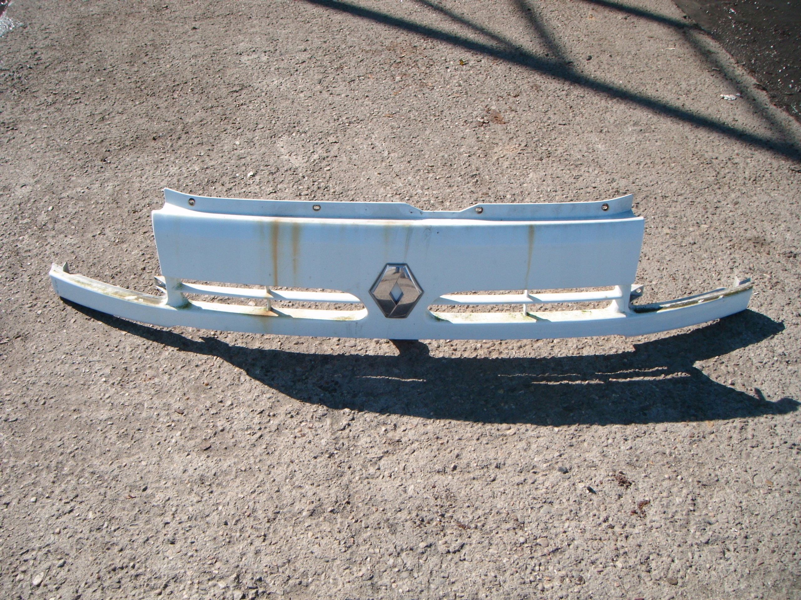 MASTER II MOVANO 97-10 GRILL ATRAPA