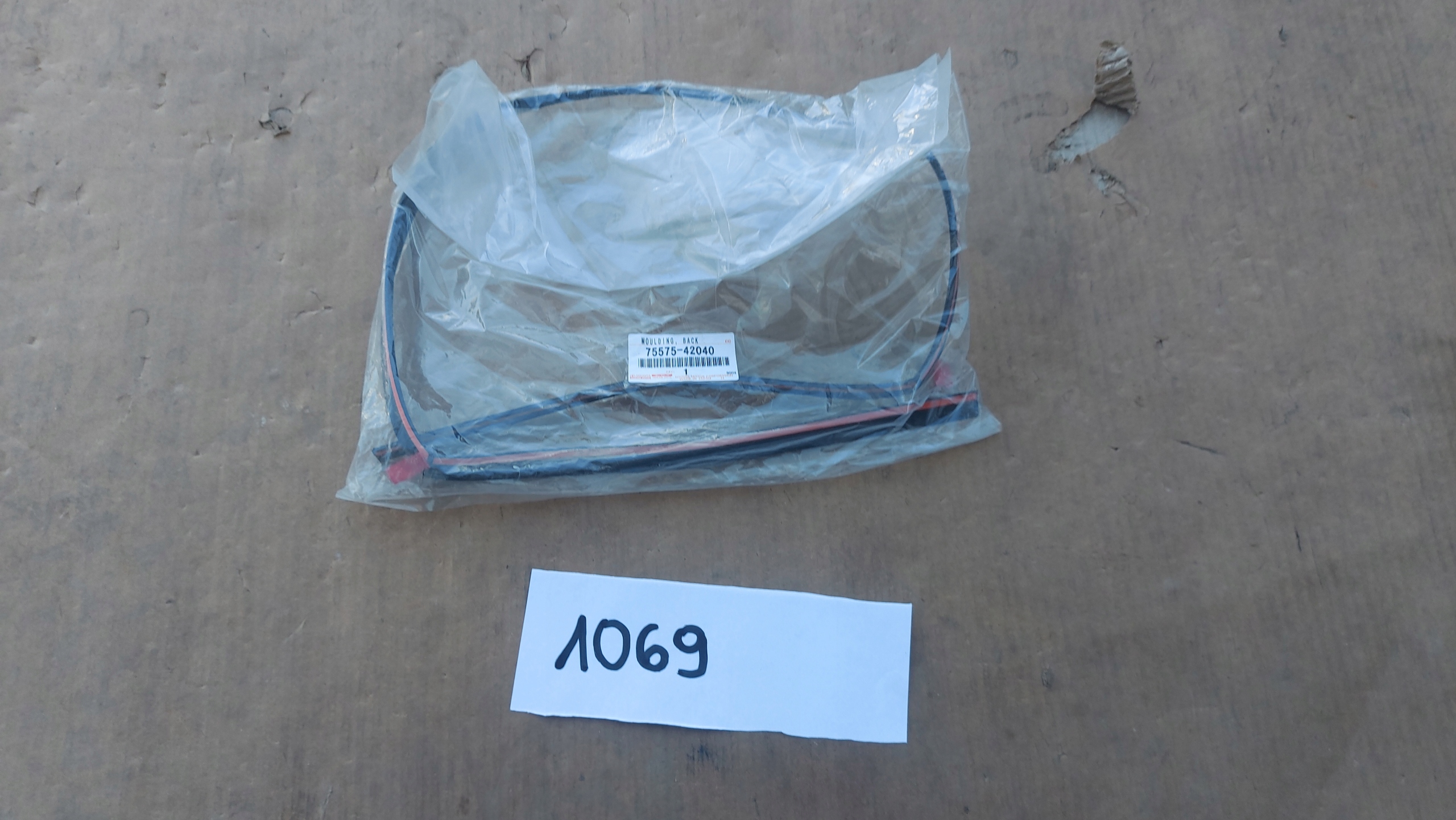gasket bonnet boot rear part windows TOYOTA RAV4 V 18