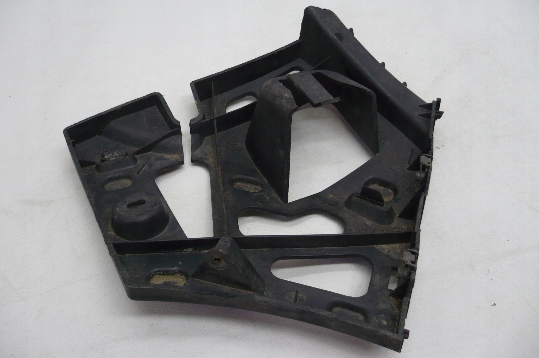 PEUGEOT 207 holder bumper bracket right front 06-12