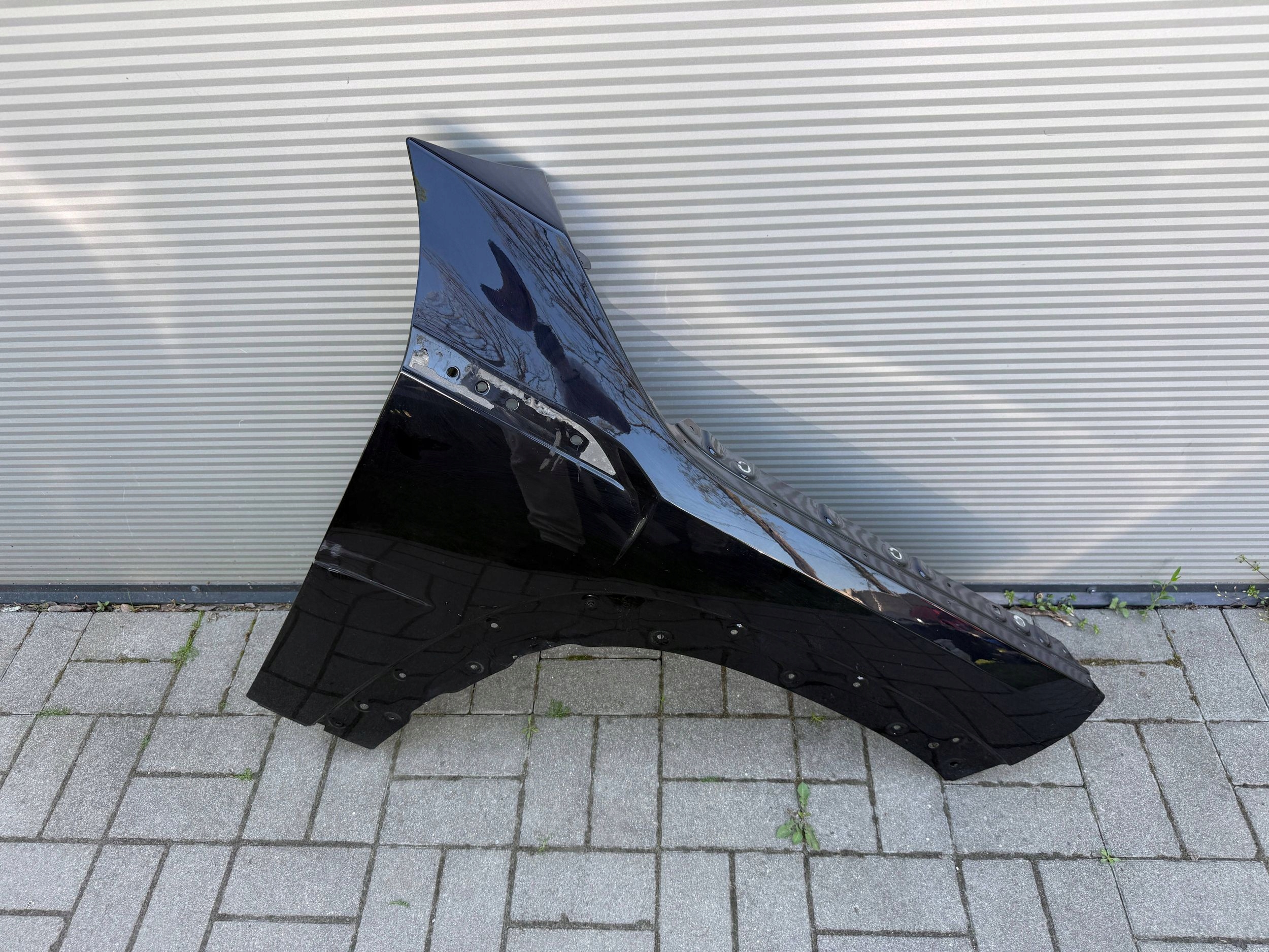 Bmw XM G09 fender right front front