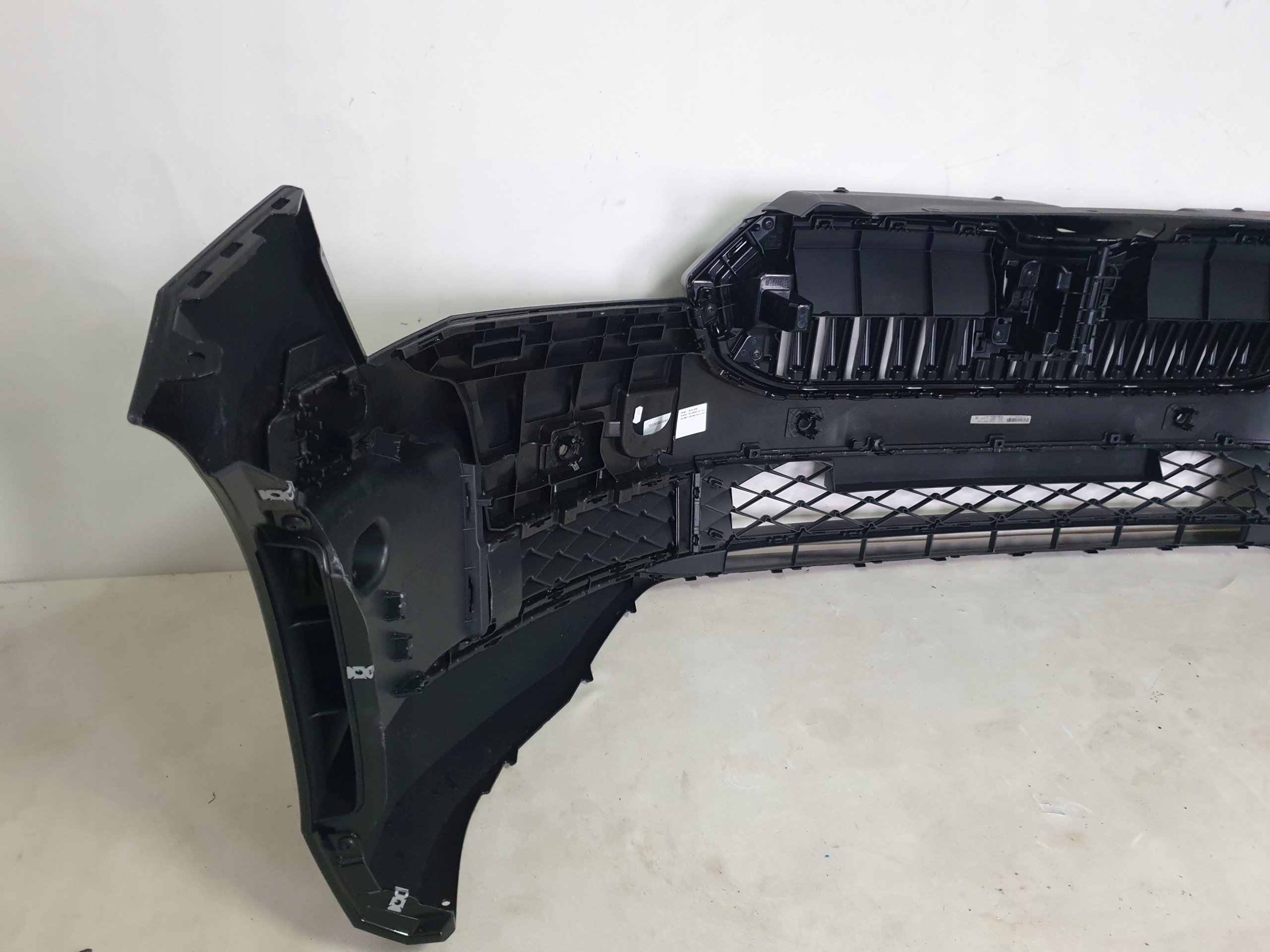 SKODA SUPERB IV 3P0 23-> bumper front front 6 x PDC cover 3P0807221