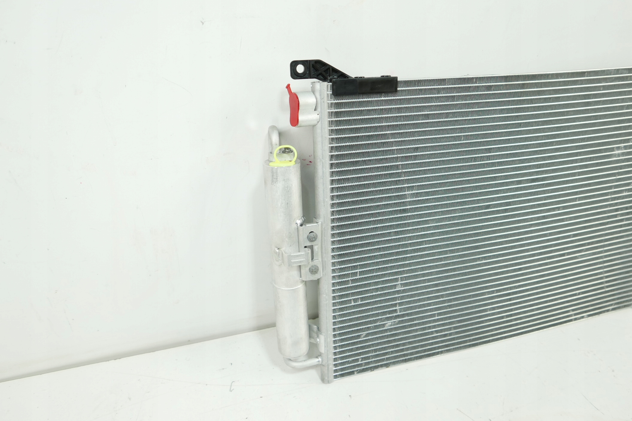 VALEO 818165 КОНДИЦИОНЕР РАДИАТОР RENAULT CLIO