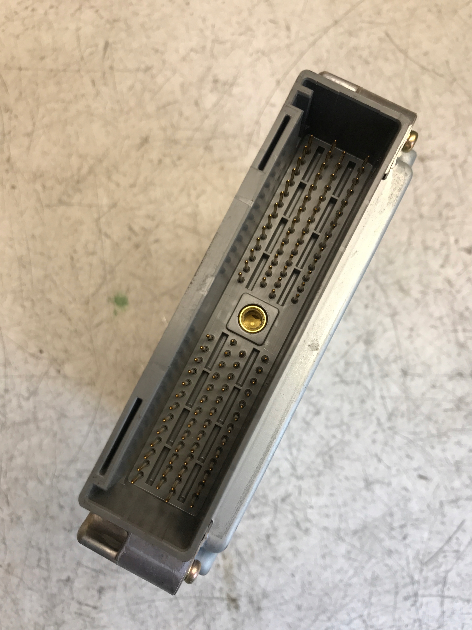 computer control unit of the engine MAZDA MPV RF5G18881A