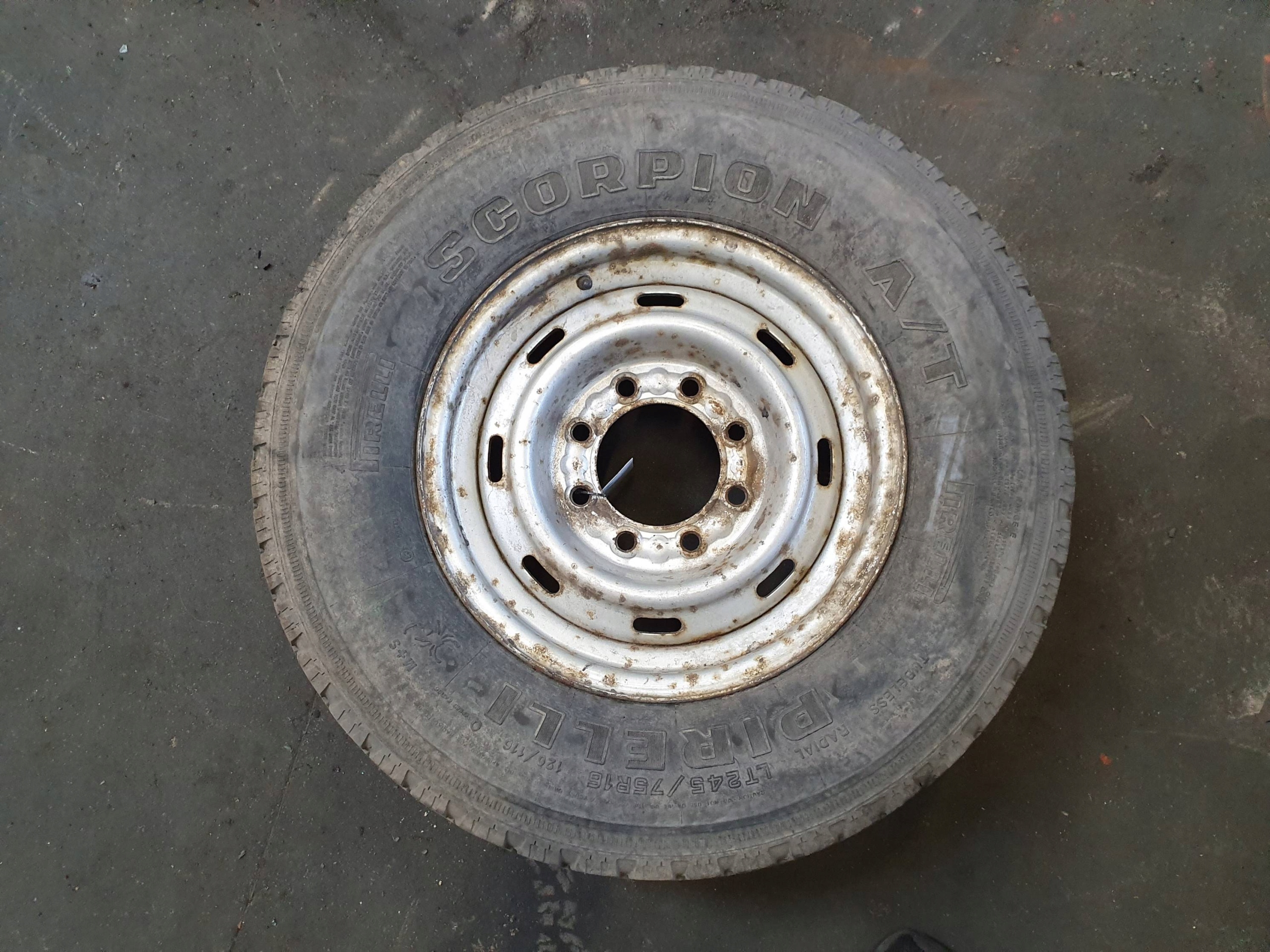 ПІД'ЇЗНЕ КОЛЕСО PIRELLI 16X6, 5K DODGE RAM 2500