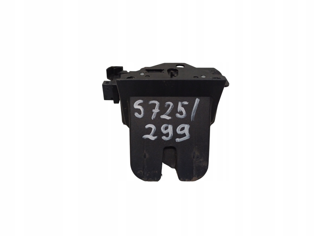 AUDI A6 C6 KOMBI 04- ZAMEK KLAPY BAGAŻNIKA 4F9827520B