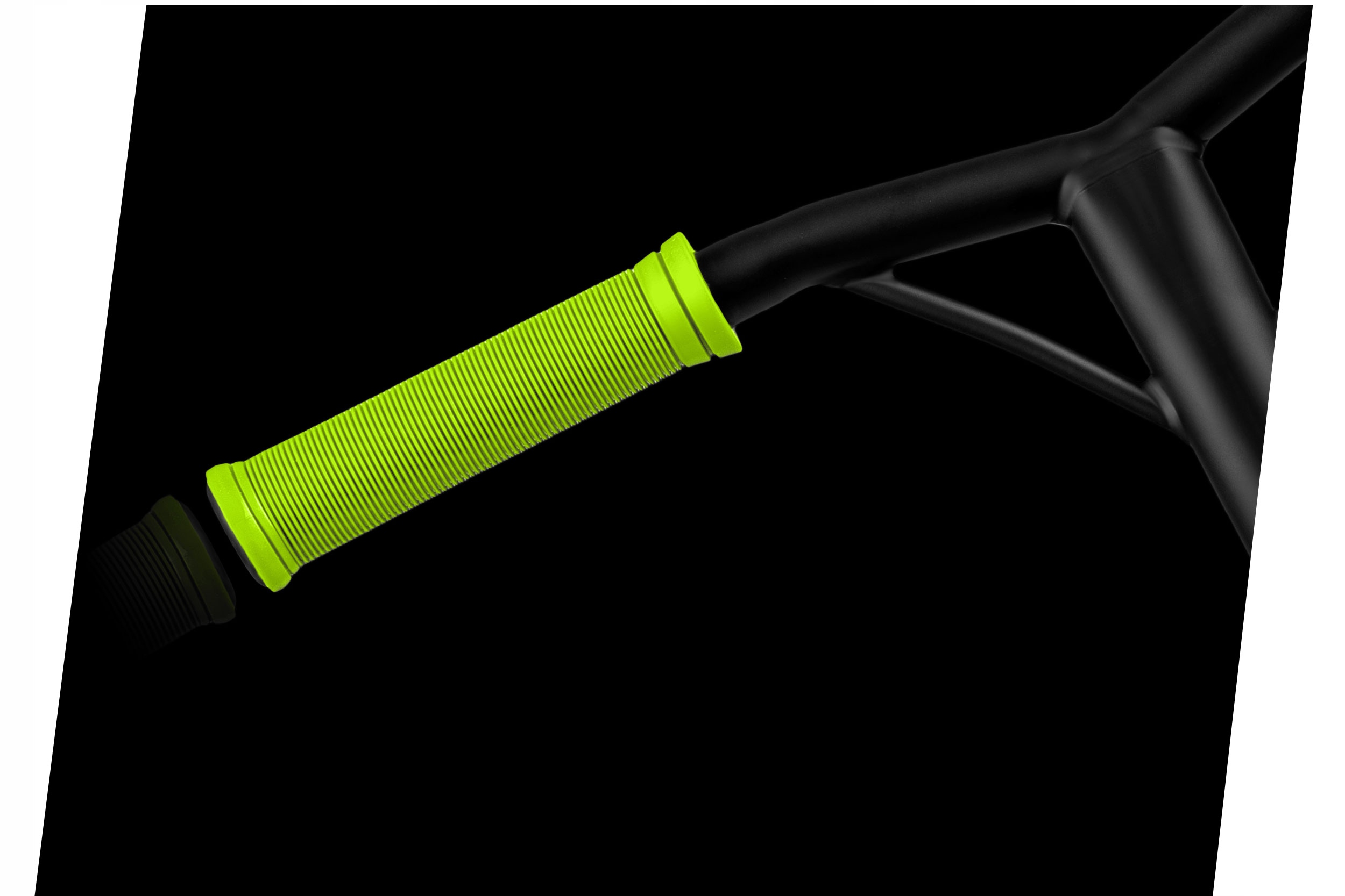 GRIPY UCHWYTY RĄCZKI DO HULAJNOGI WYCZYNOWEJ 142mm Kod producenta 806101