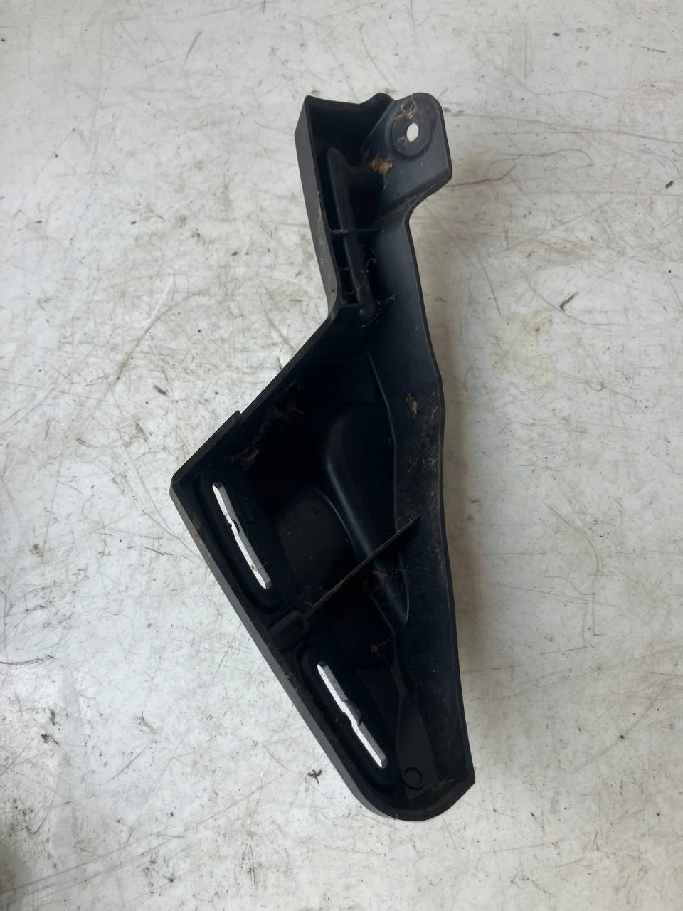 Support plaque Console Support Aile Gauche Avant CITROEN C4 III 9833020780