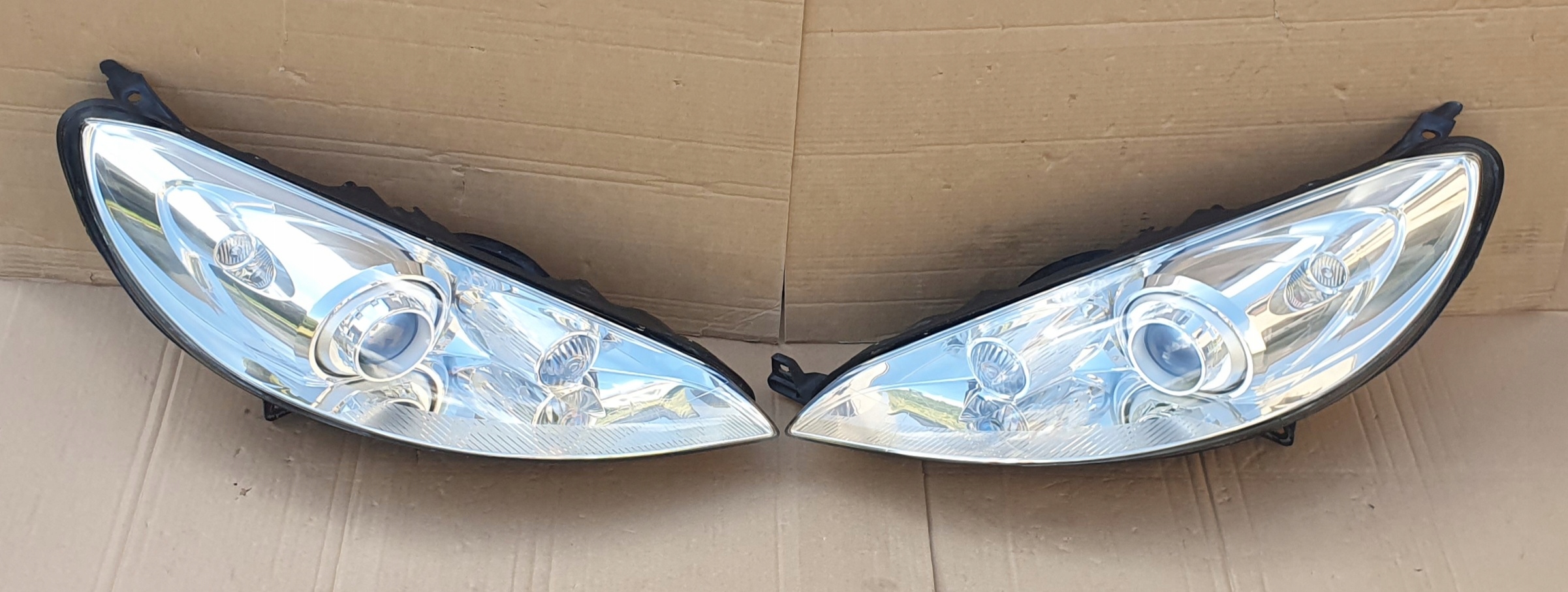 PEUGEOT 407 COUPE LAMPA LEWA PRAWA PRZÓD XENON