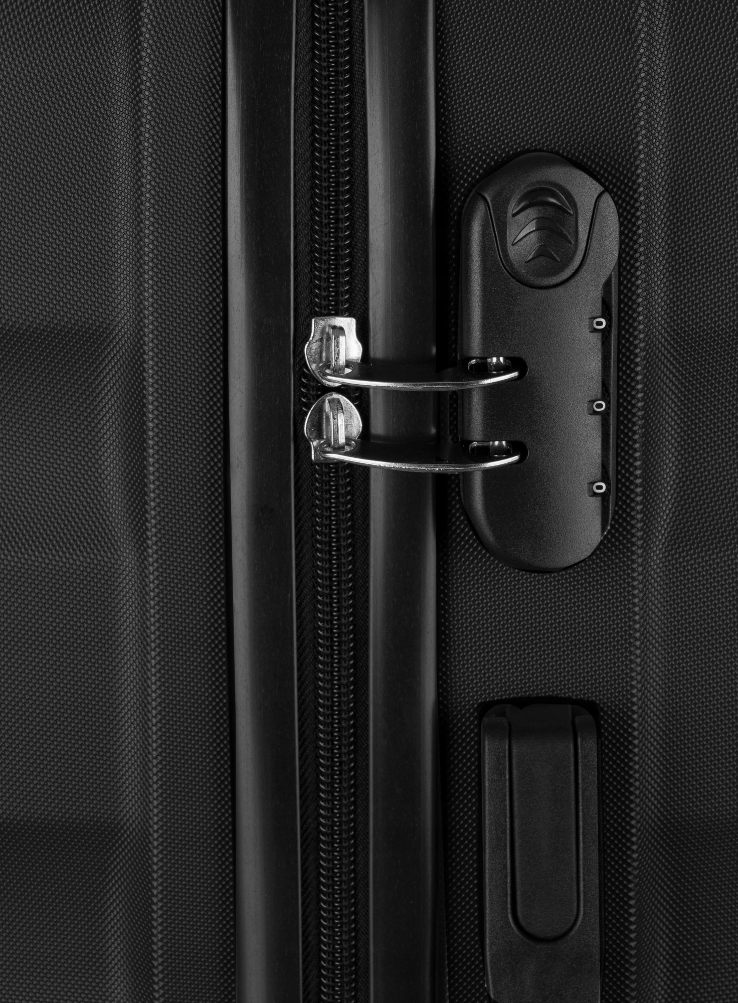 ZESTAW WALIZEK PETERSON PTN 5806 CZARNY Zawartość zestawu duża walizka kuferek mała walizka średnia walizka