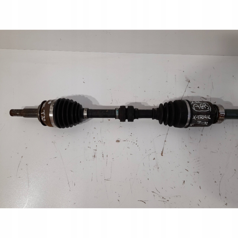 Nissan X-Trail T32 1,6DCI 4WD Manual semi-axis front right (A643)