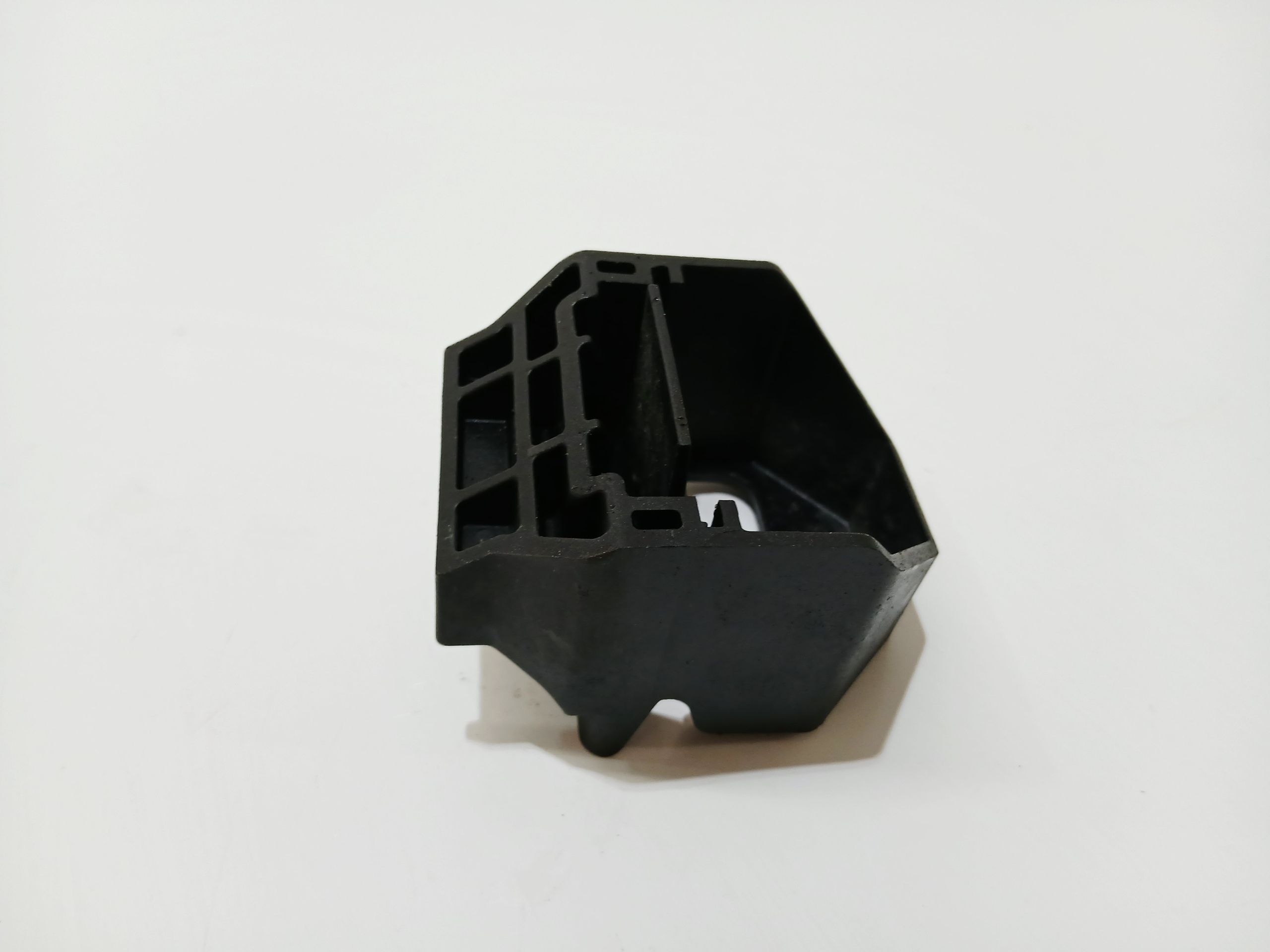bracket holder radiator right BMW E87 E90 E91 LCI 7807184