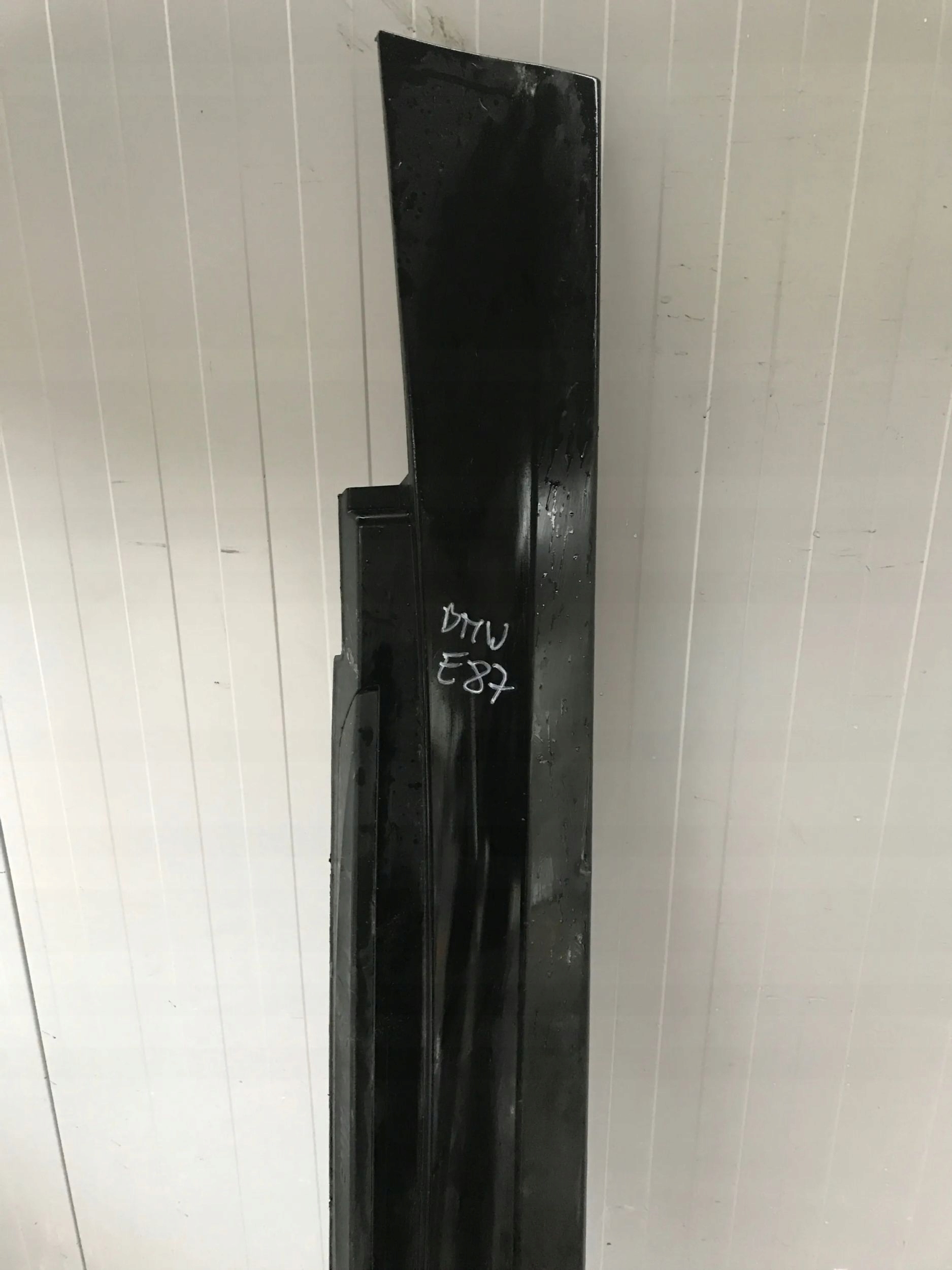 moulding threshold right BMW 1 E87 7184354